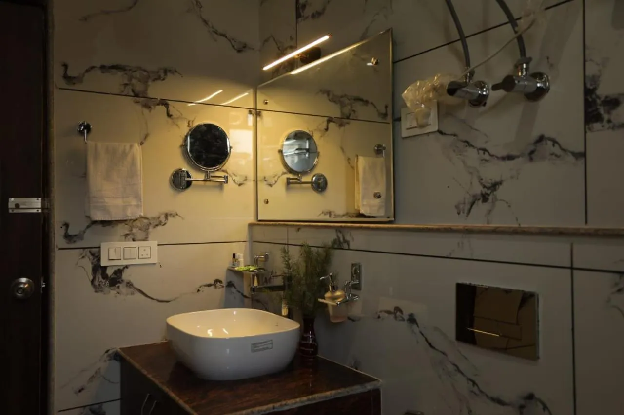 Bathroom in THE JAMAWAR