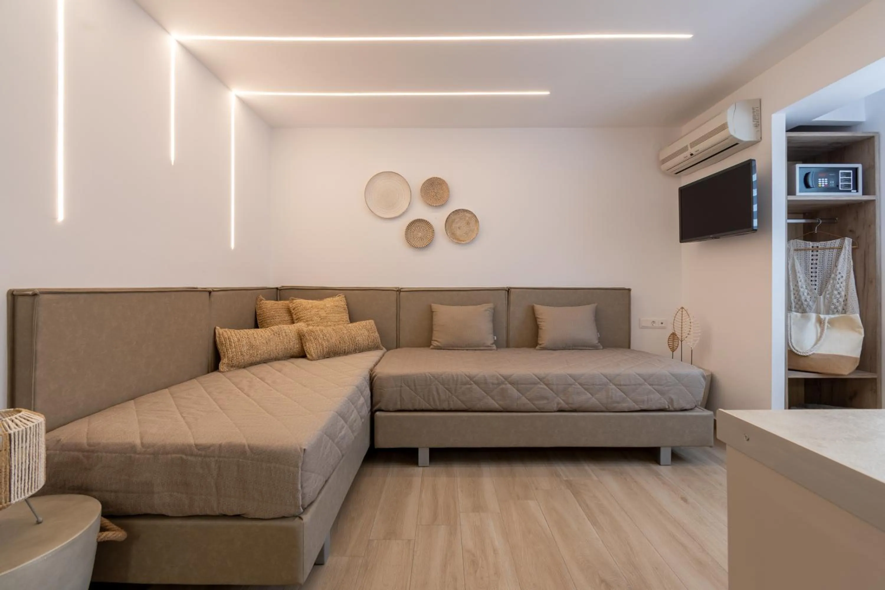 TV and multimedia, Bed in Hotel Agni On The Beach