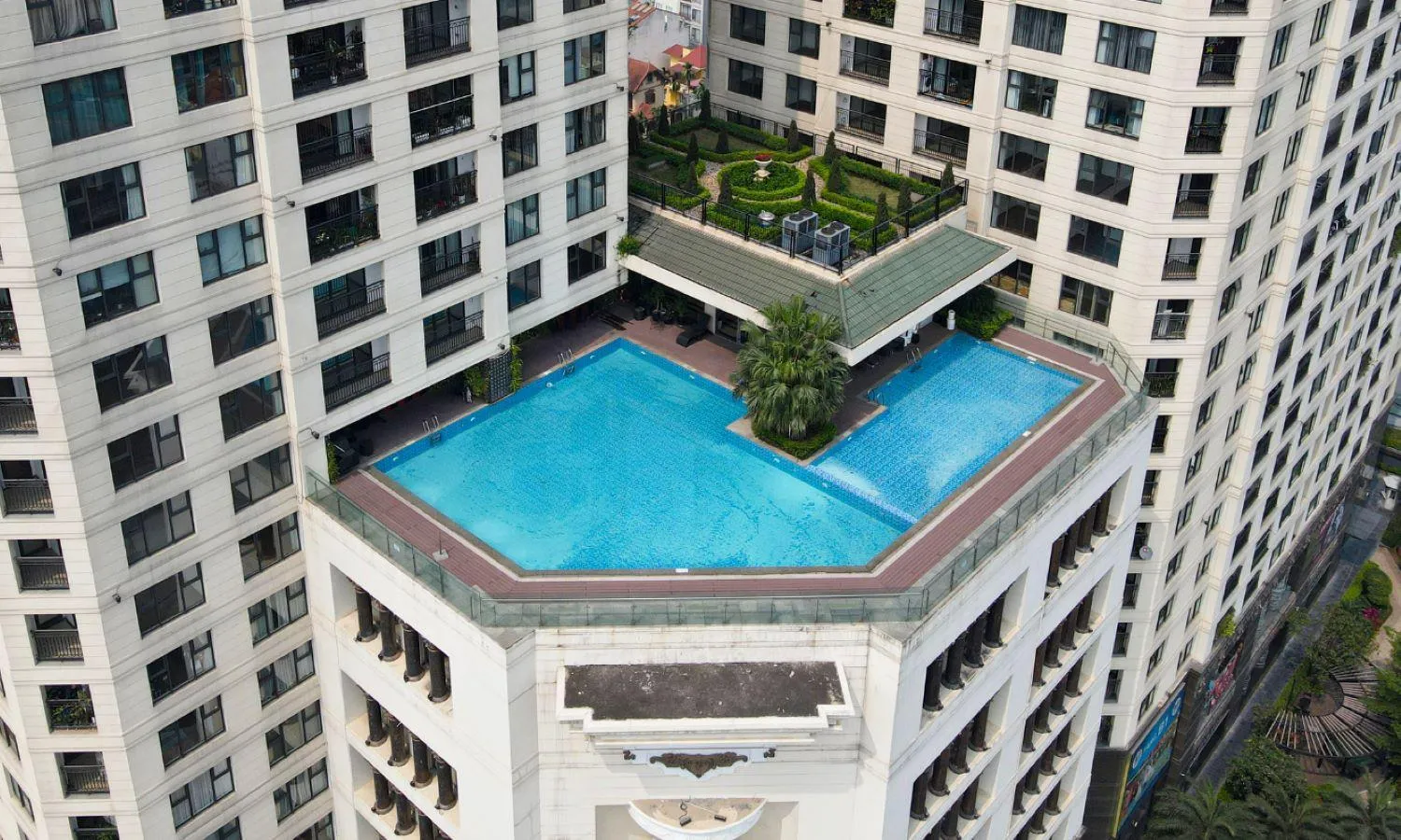 Hanoi Westlake Homestay in D'Le Roi Soleil Building