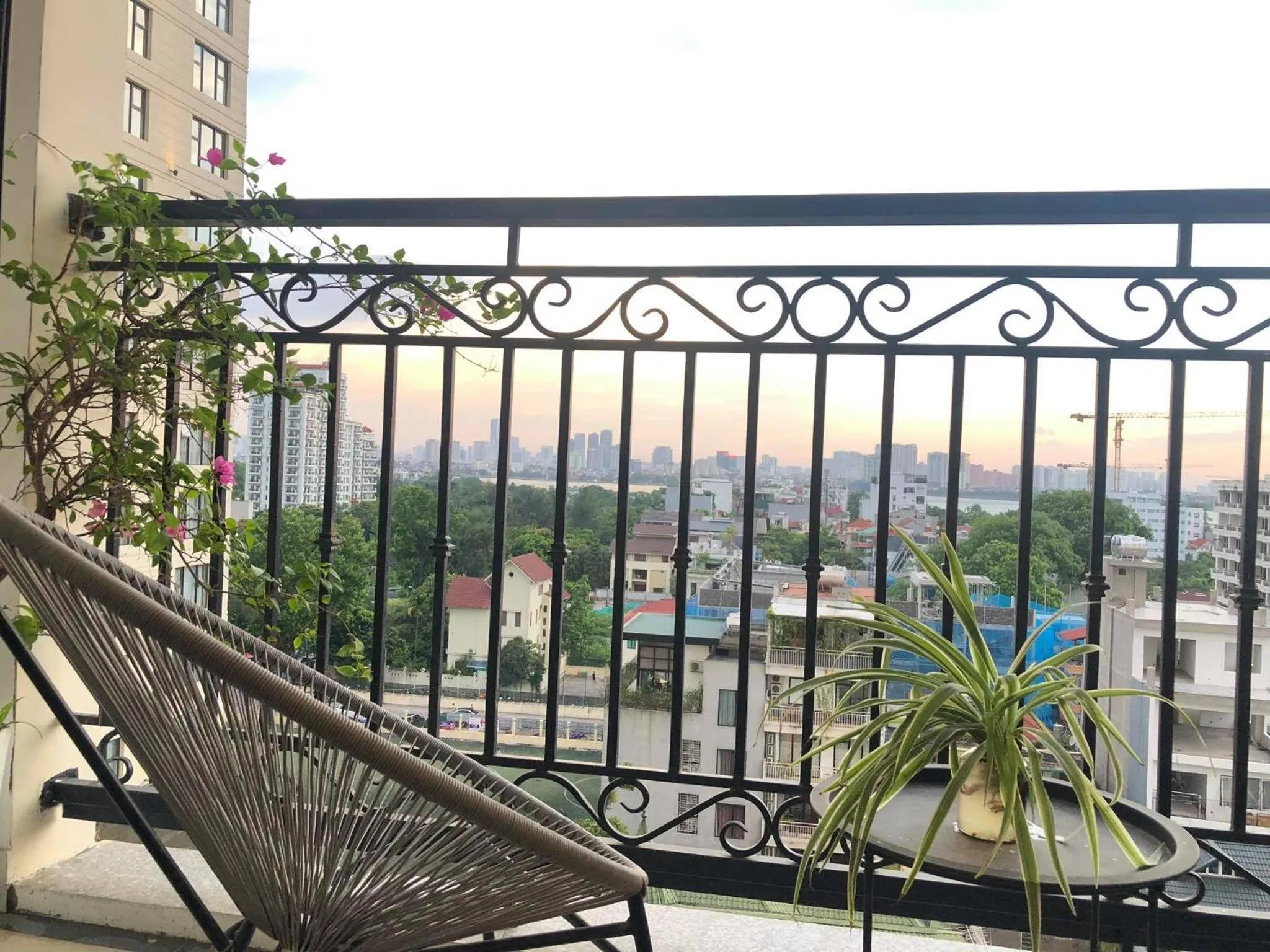 Balcony/Terrace in Hanoi Westlake Homestay in D'Le Roi Soleil Building