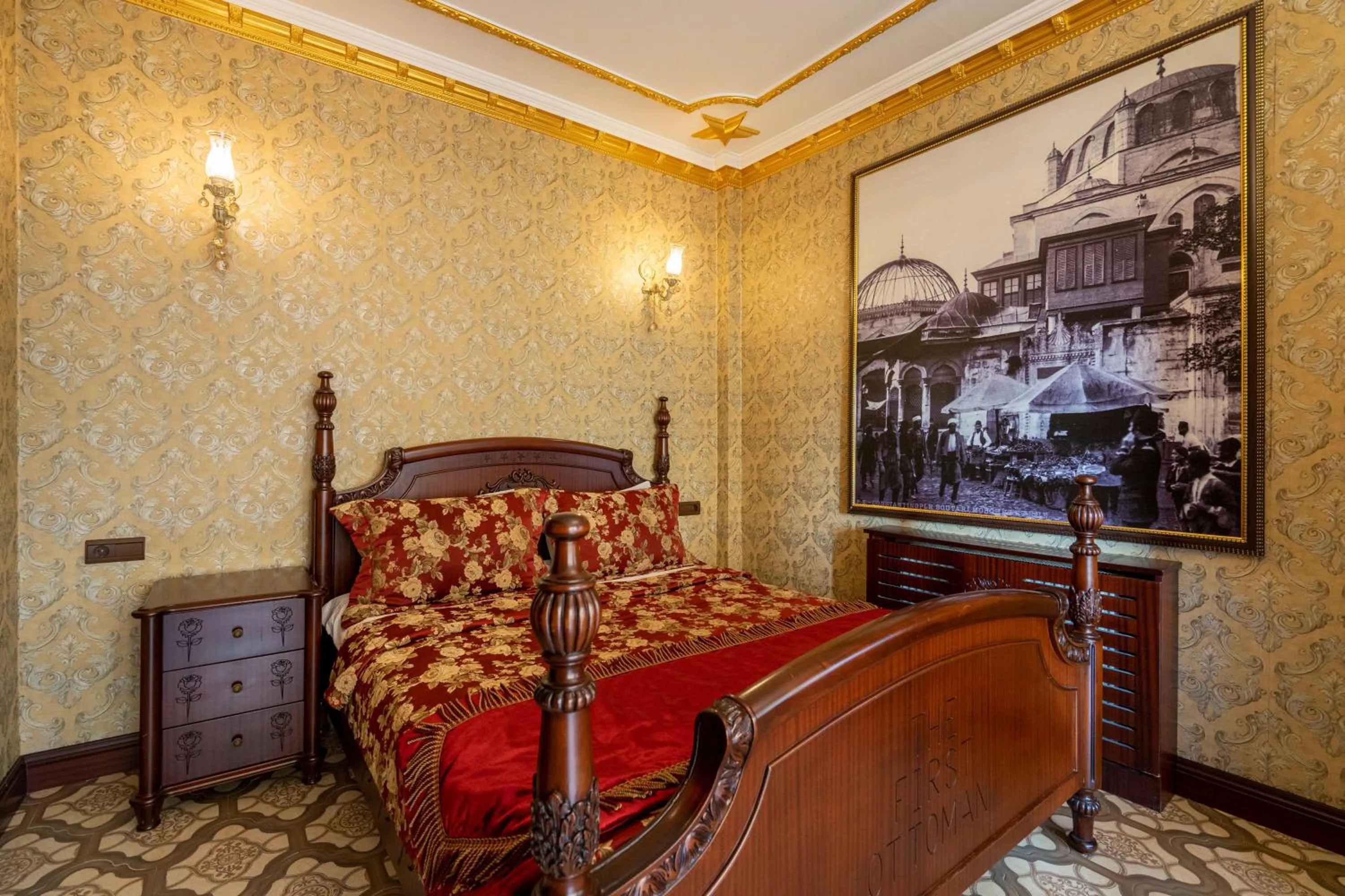 Bed in The First Ottoman Apartments