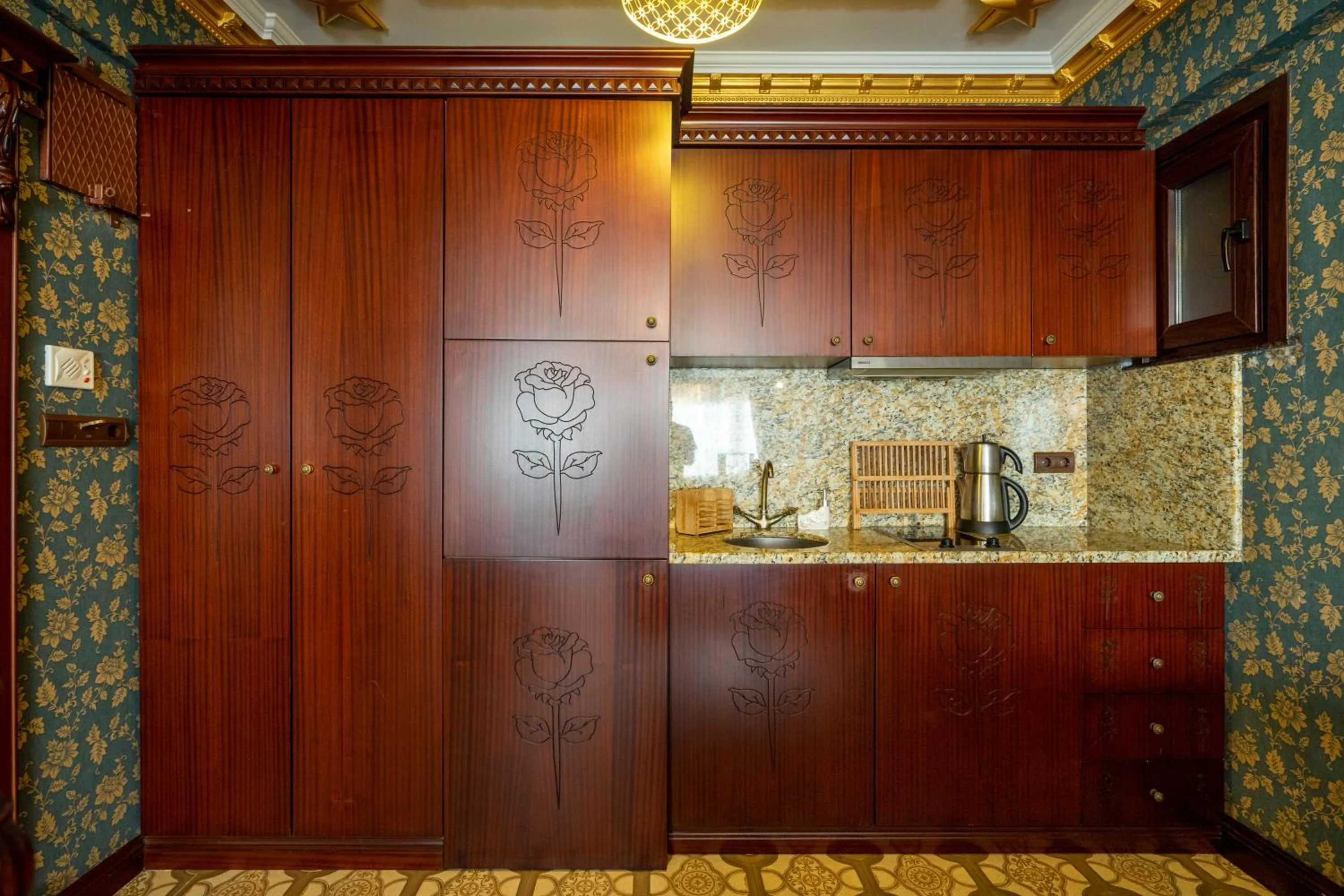 Kitchen or kitchenette in The First Ottoman Apartments