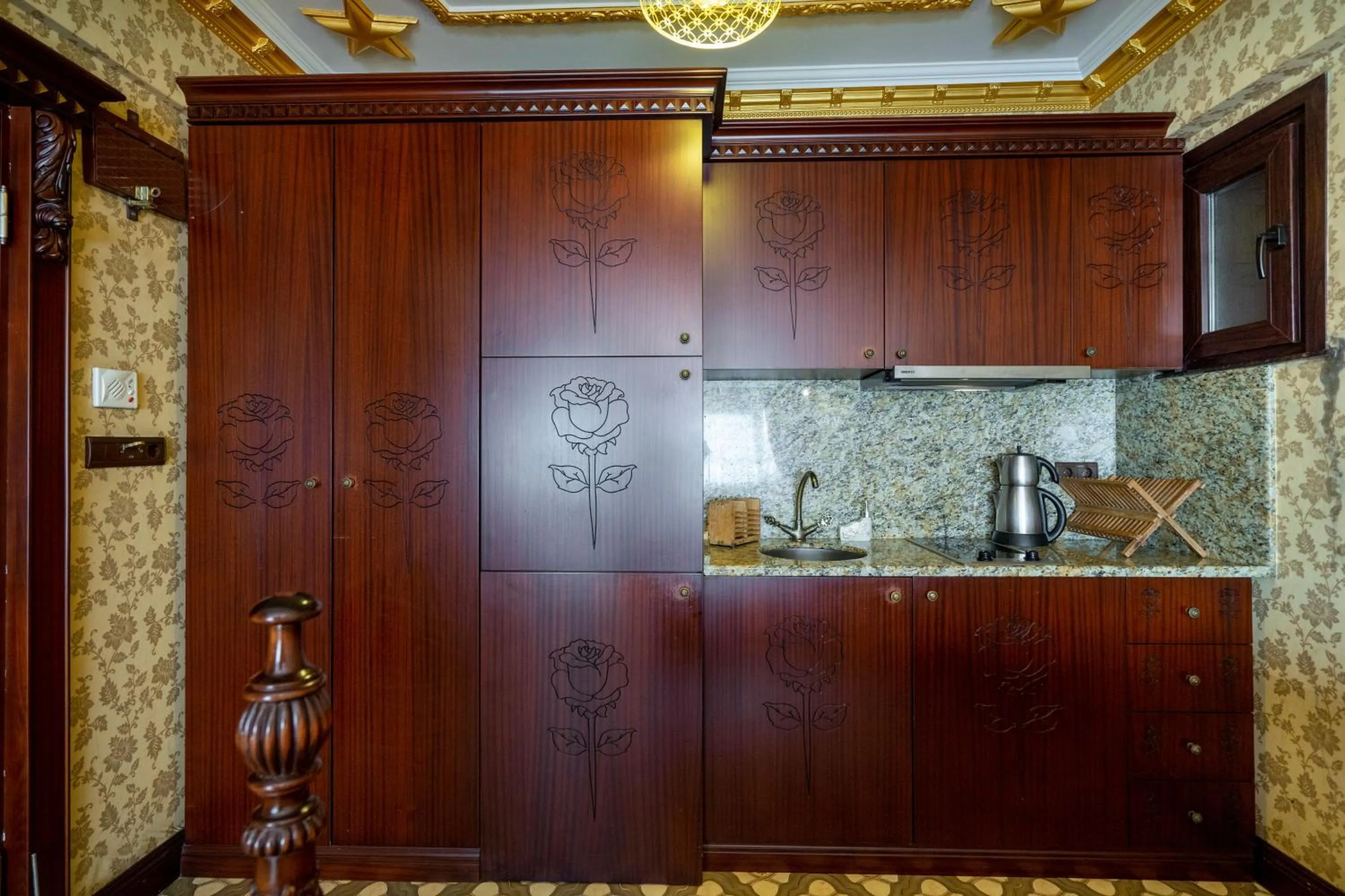 Kitchen or kitchenette in The First Ottoman Apartments