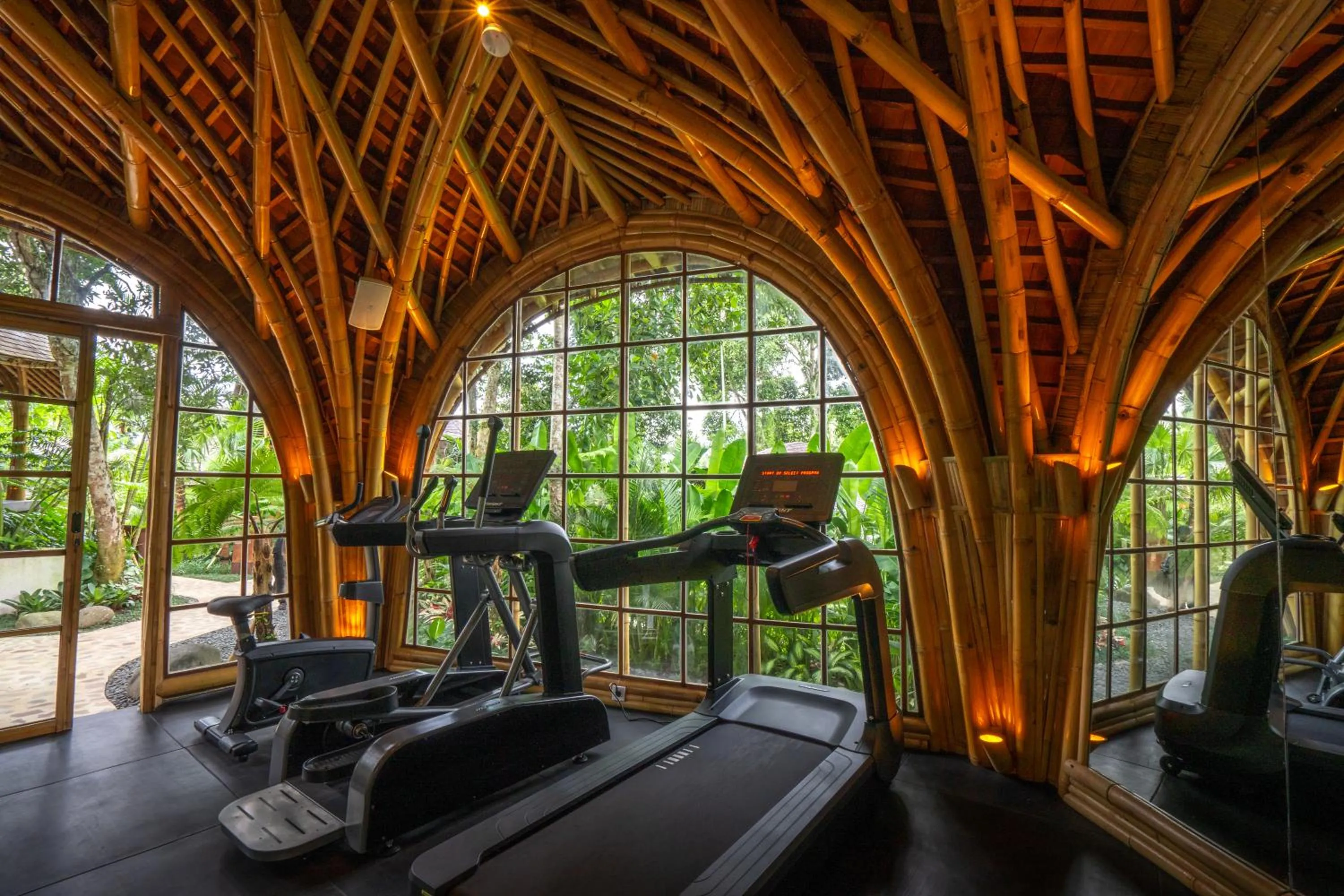 Fitness centre/facilities in Bambootel Sawah View