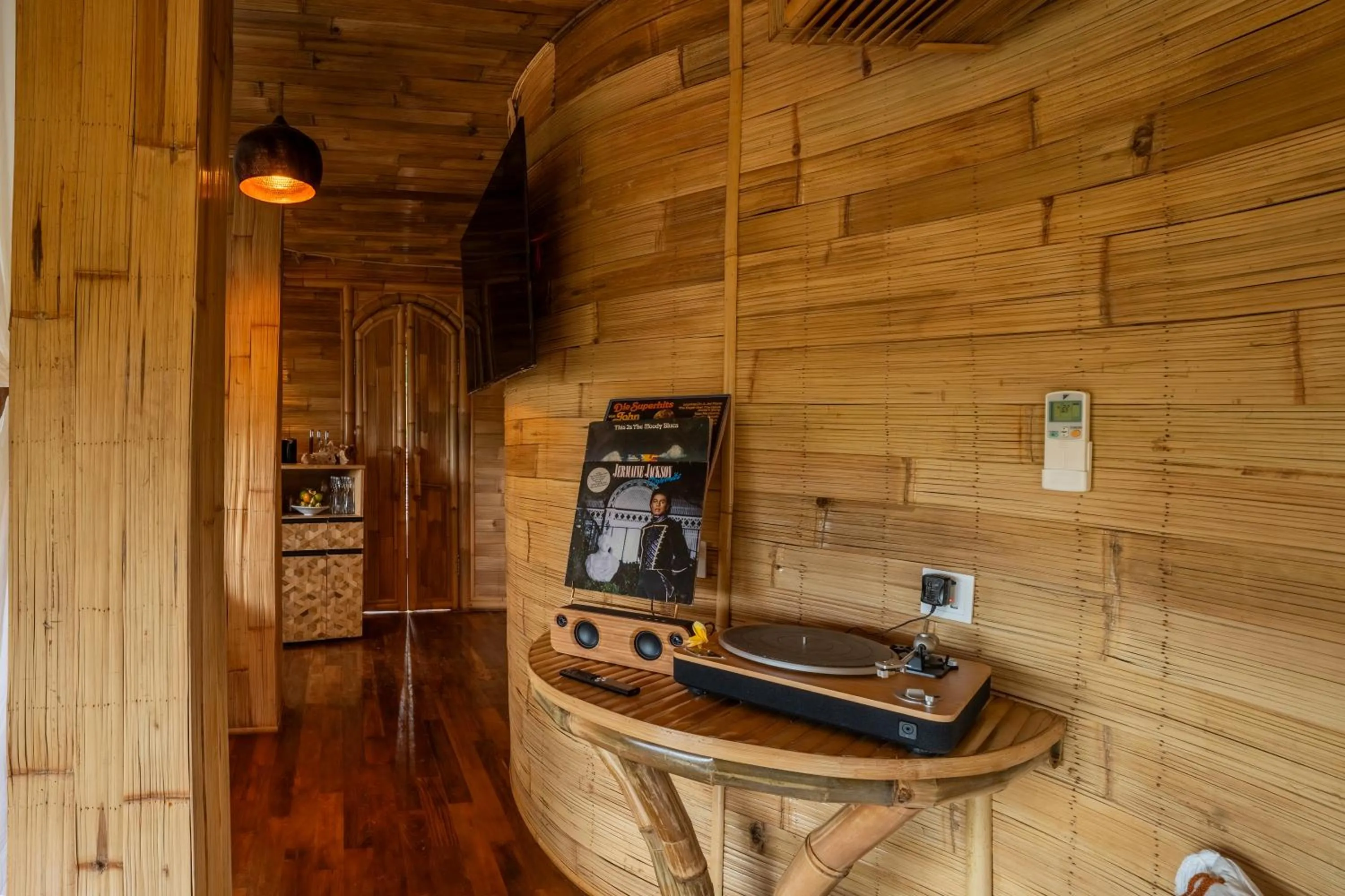 Entertainment in Bambootel Sawah View