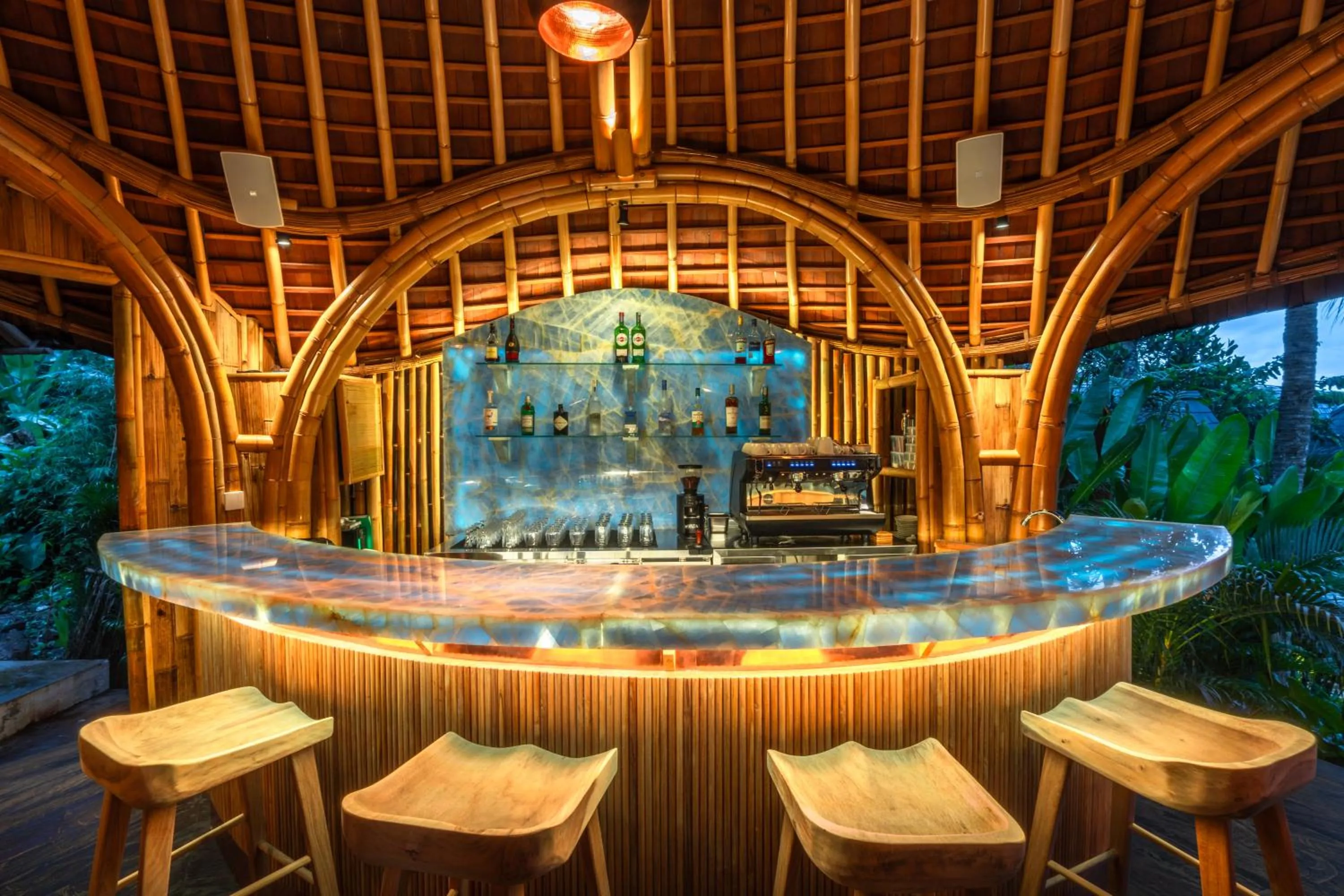 Restaurant/places to eat in Bambootel Sawah View