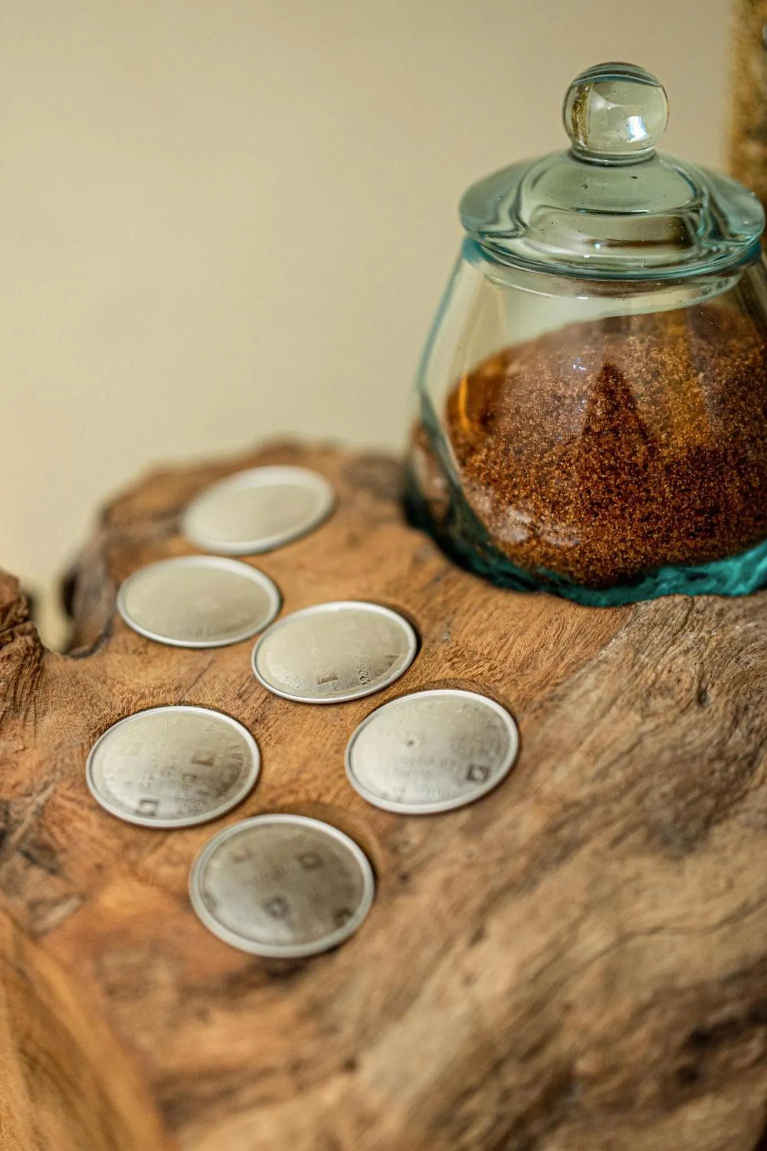Coffee/tea facilities in Bambootel Sawah View