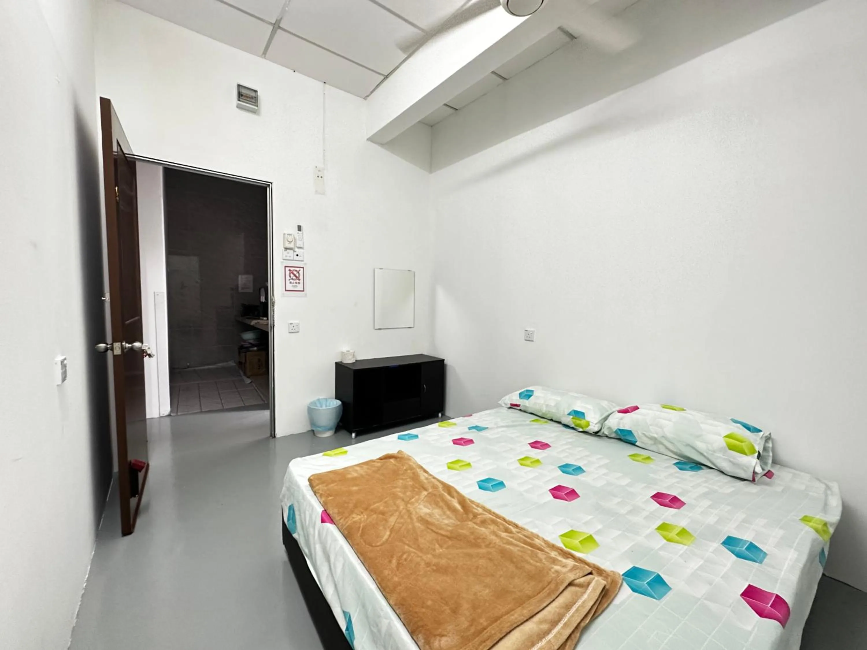 Bed in Jiaxin Dormitory-Setia Indah 家馨青年旅宿