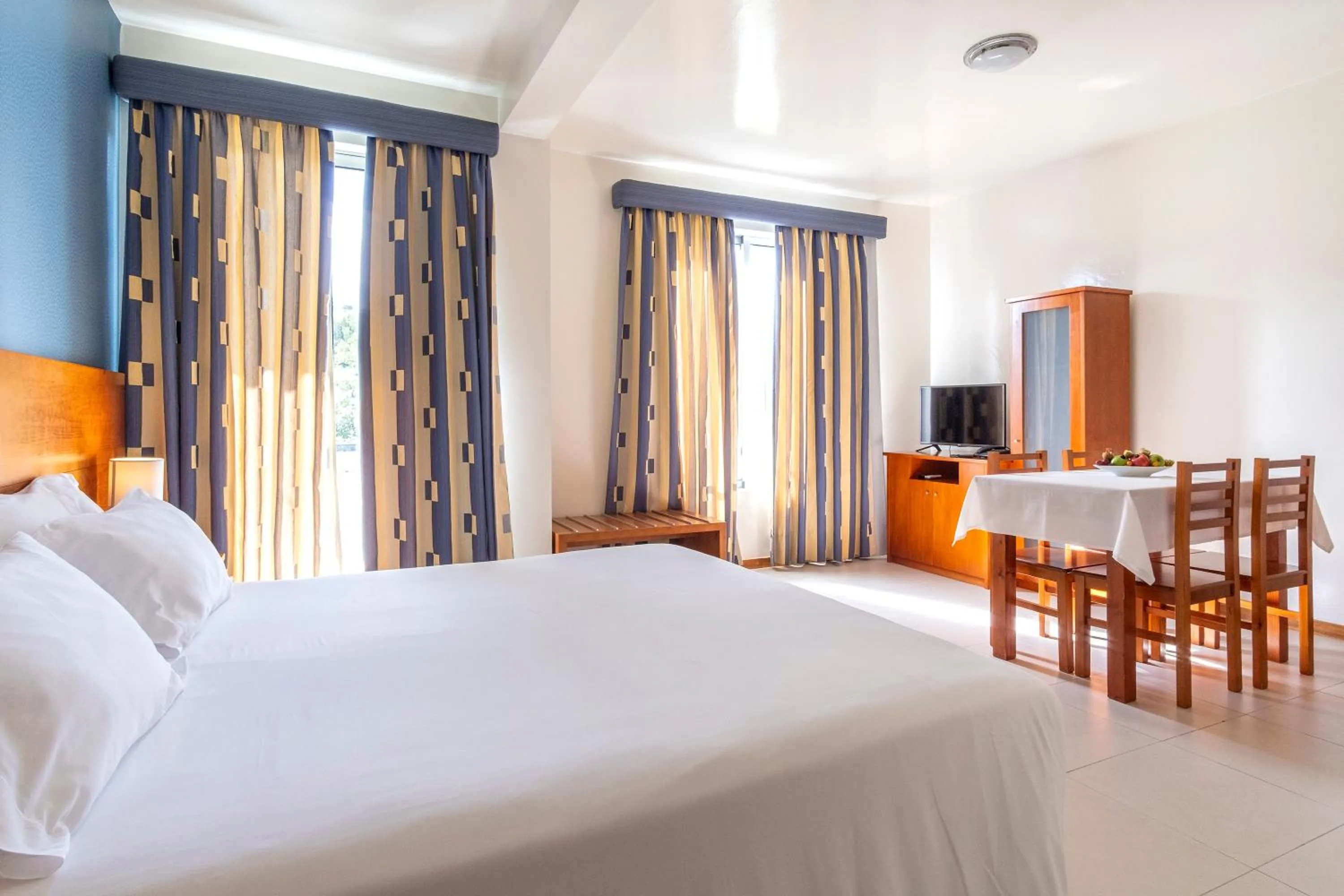 Photo of the whole room, Bed in Acorsonho Apartamentos Turisticos