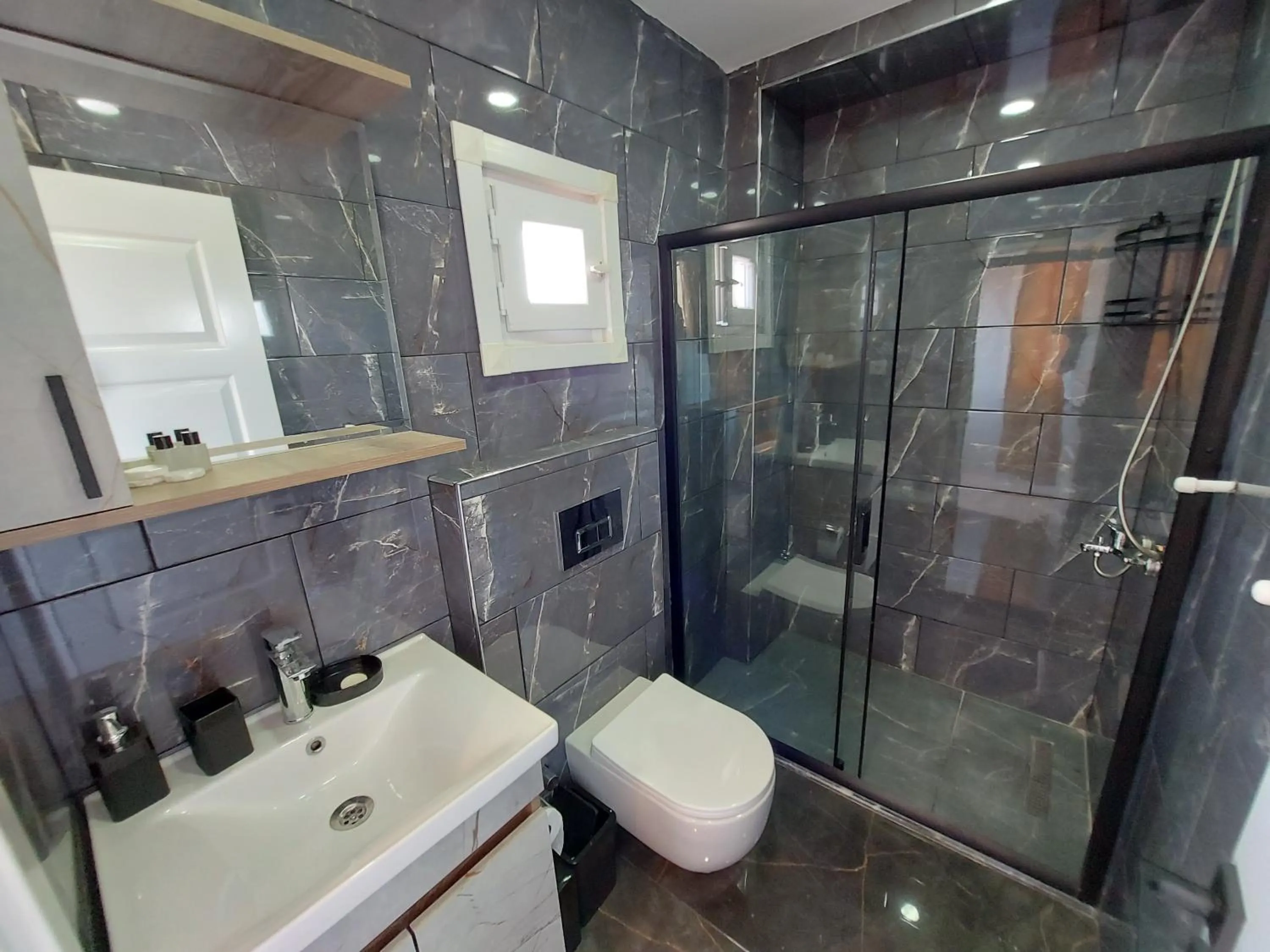 Shower in Peker Hotel