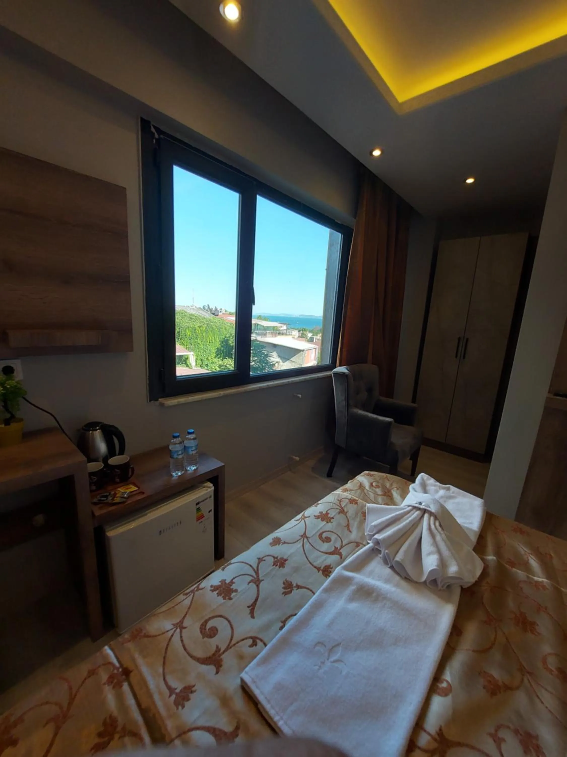 City view, Bed in Peker Hotel