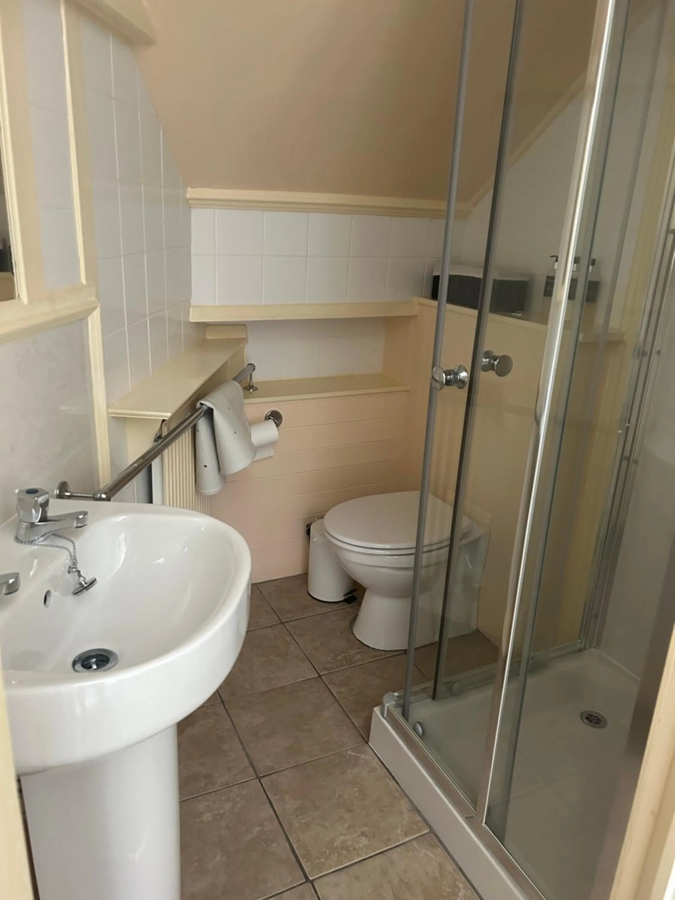 Bathroom in Glen Lyon Lodge Bed and Breakfast