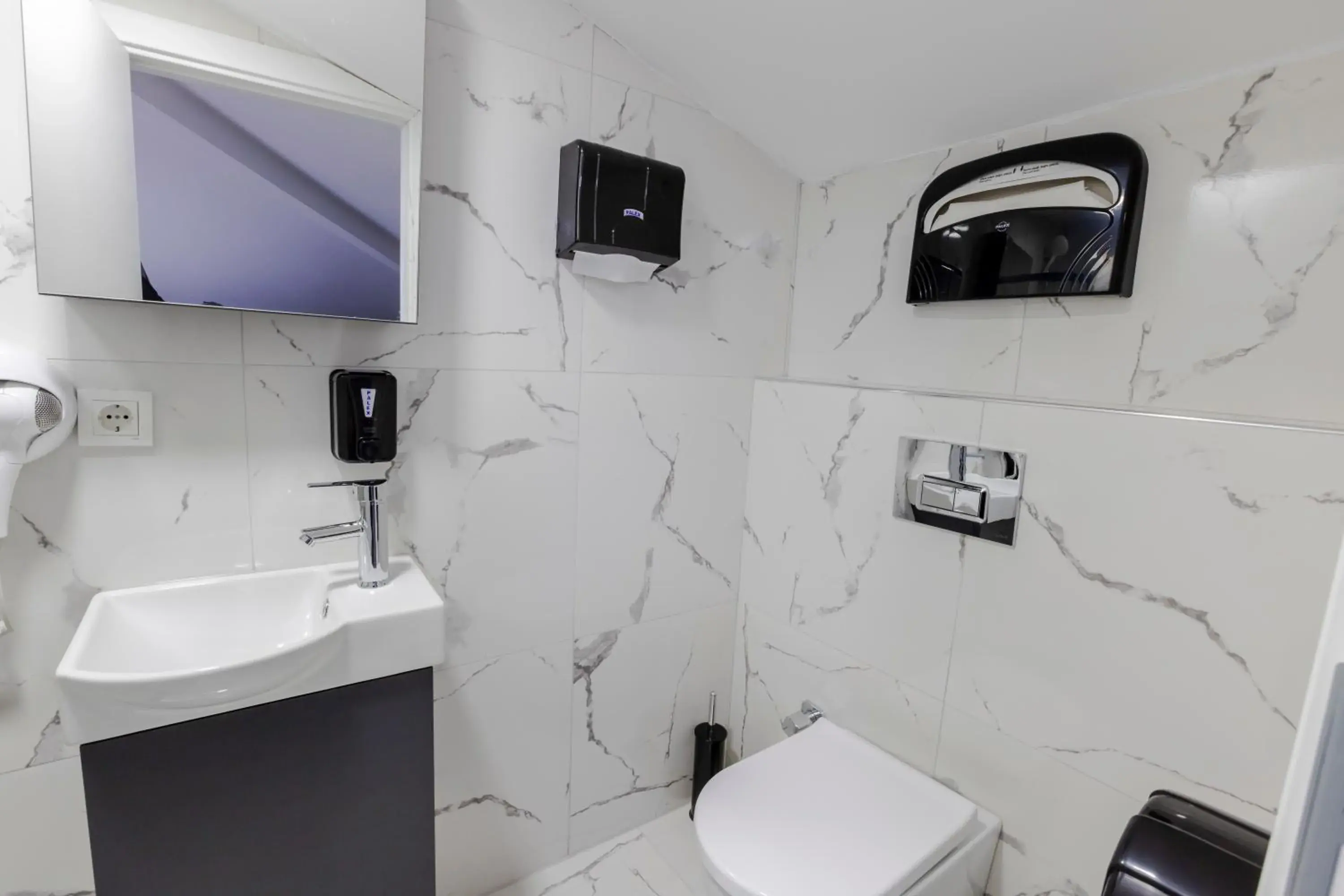 Deluxe Double Room in ACAR AIRPORT +PLUS Deluxe Double Room in ACAR AIRPORT +PLUS