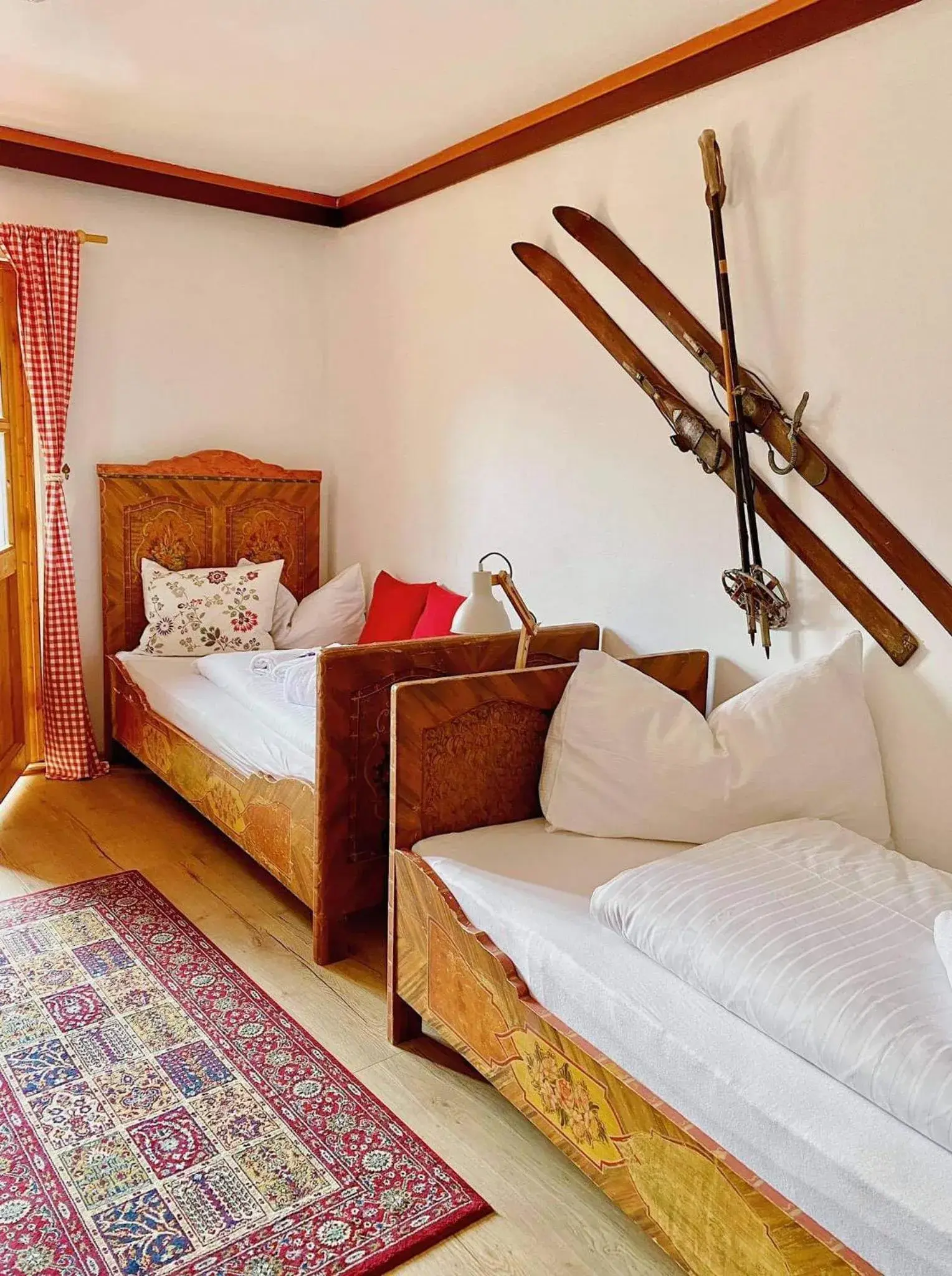 Twin Room with Shared Bathroom - single occupancy in Pension Leopoldine Twin Room with Shared Bathroom - single occupancy in Pension Leopoldine