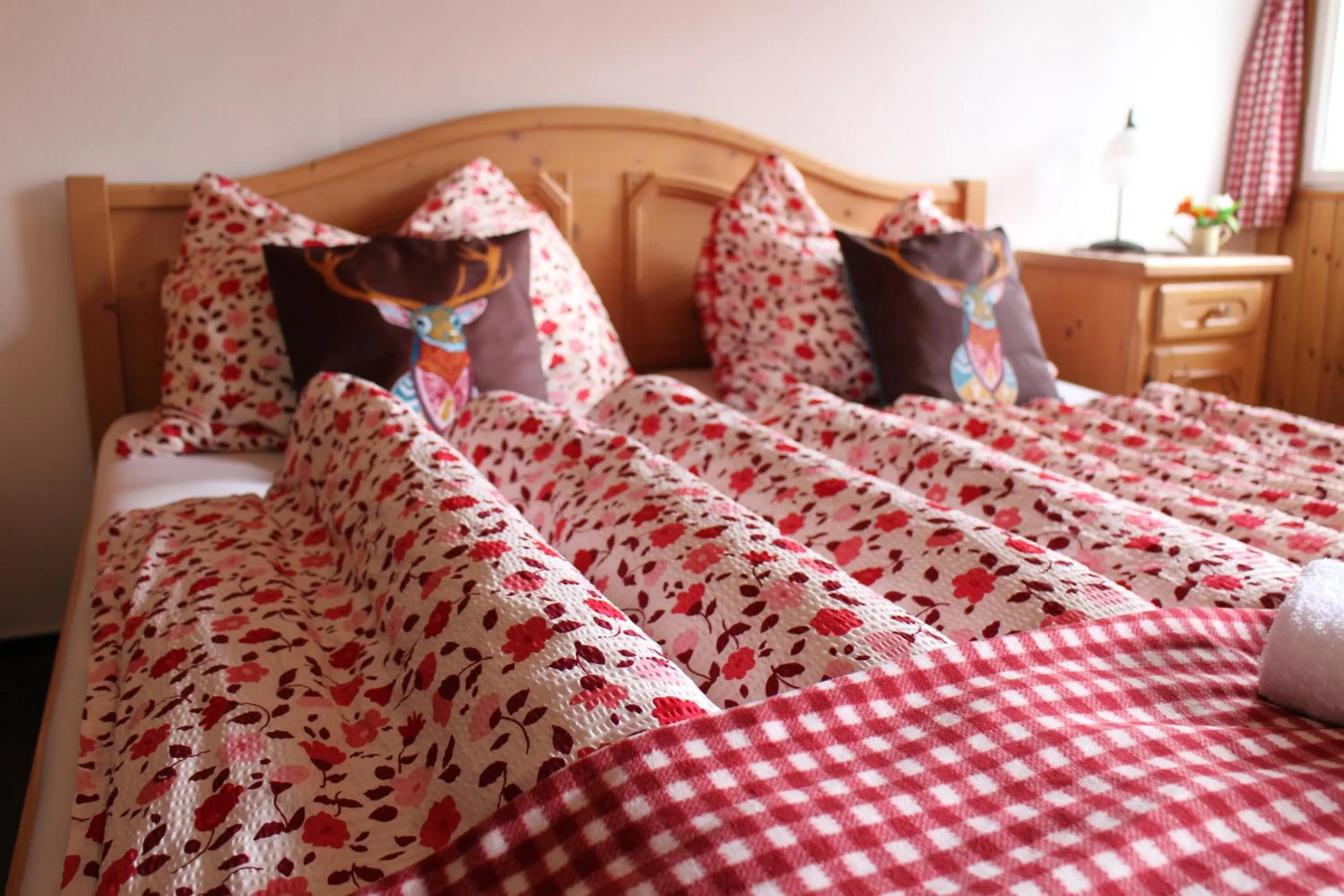 Photo of the whole room, Bed in Pension Leopoldine