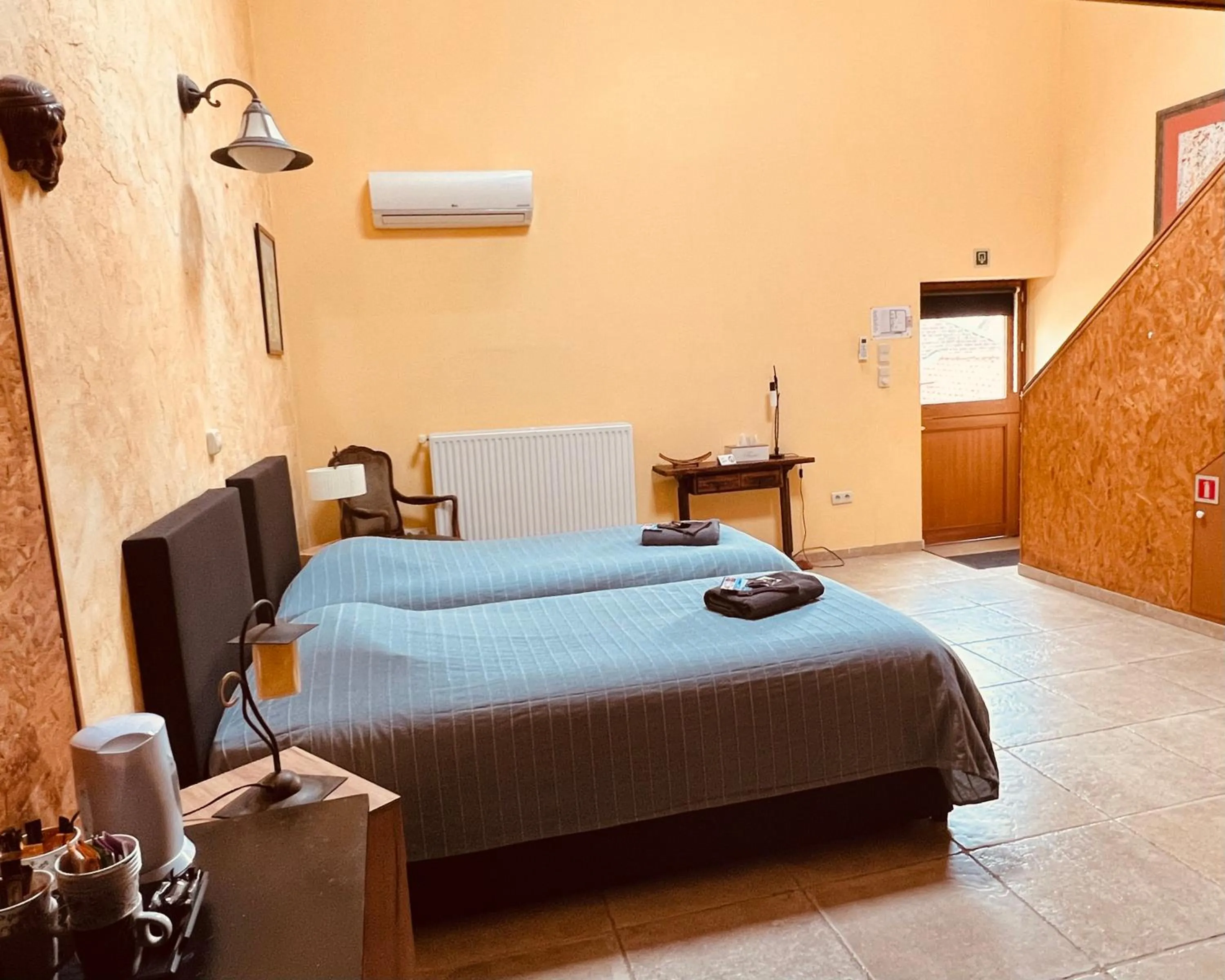 View (from property/room), Bed in B&B AntiQua & Qook