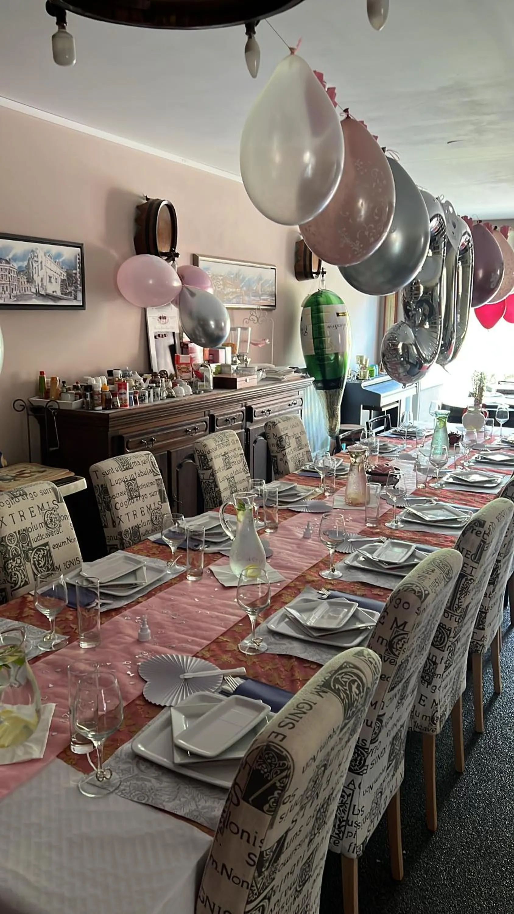 Restaurant/places to eat in B&B AntiQua & Qook