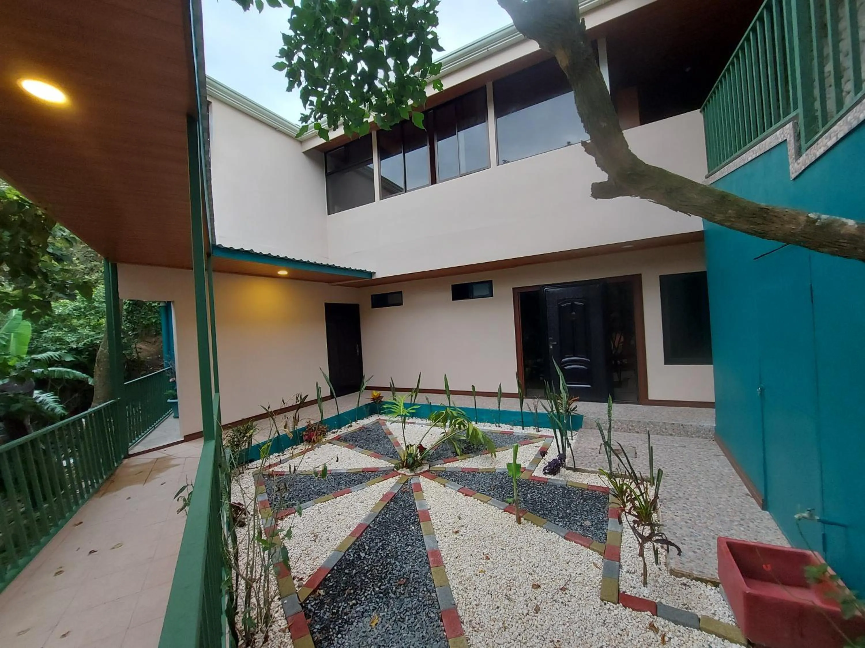 Property building in Mi Casa Su Casa Monteverde