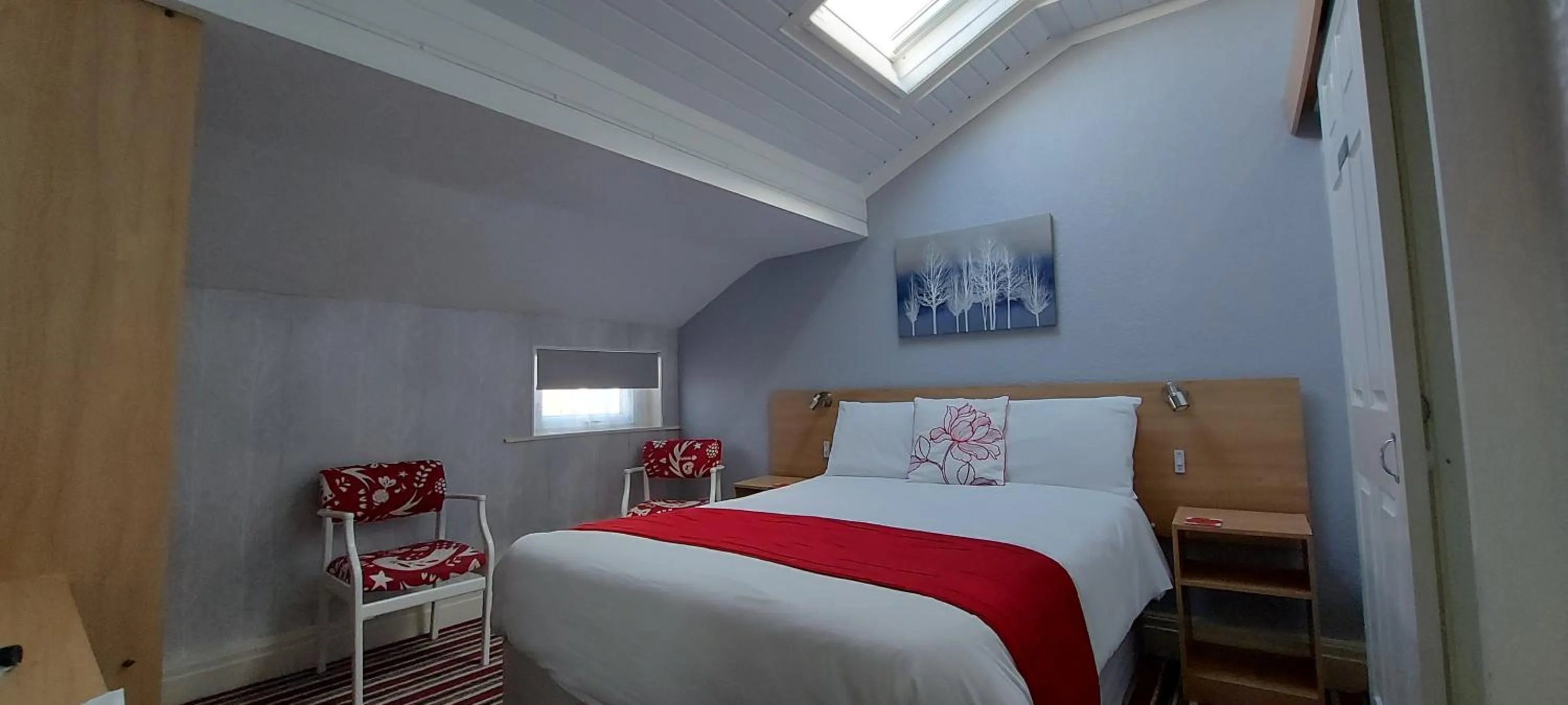 Photo of the whole room, Bed in Blackpool Lodge