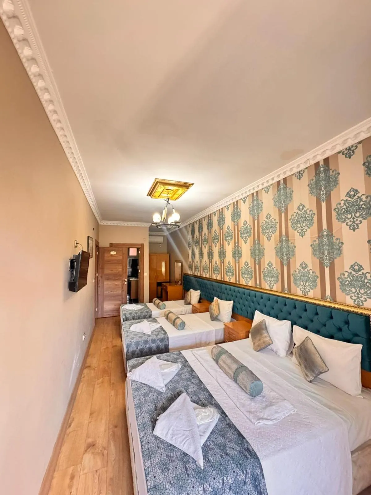 Bed in GOLDEN PALACE SEA ViEW