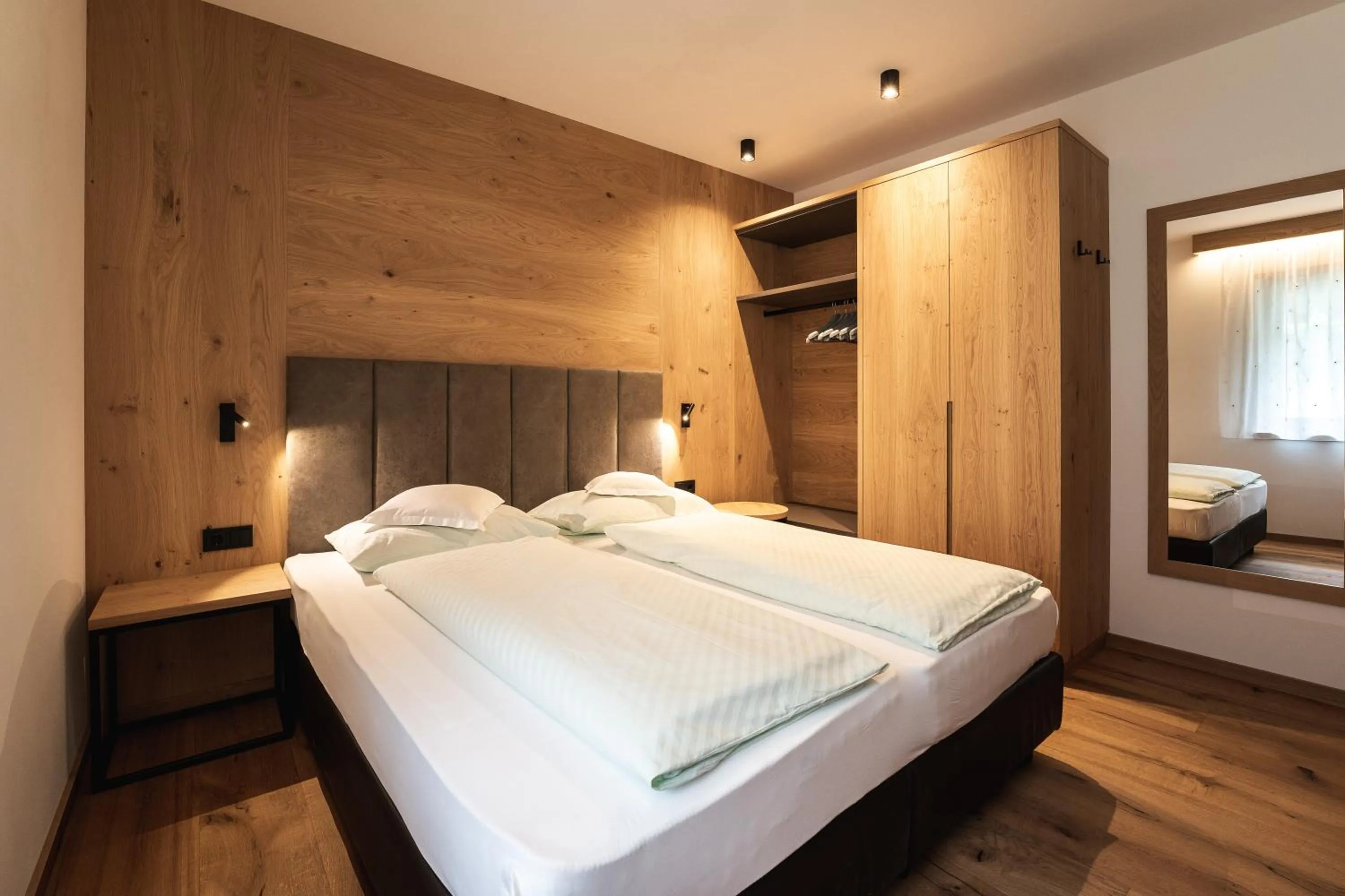 Photo of the whole room, Bed in Aparthotel Zum Schlössl