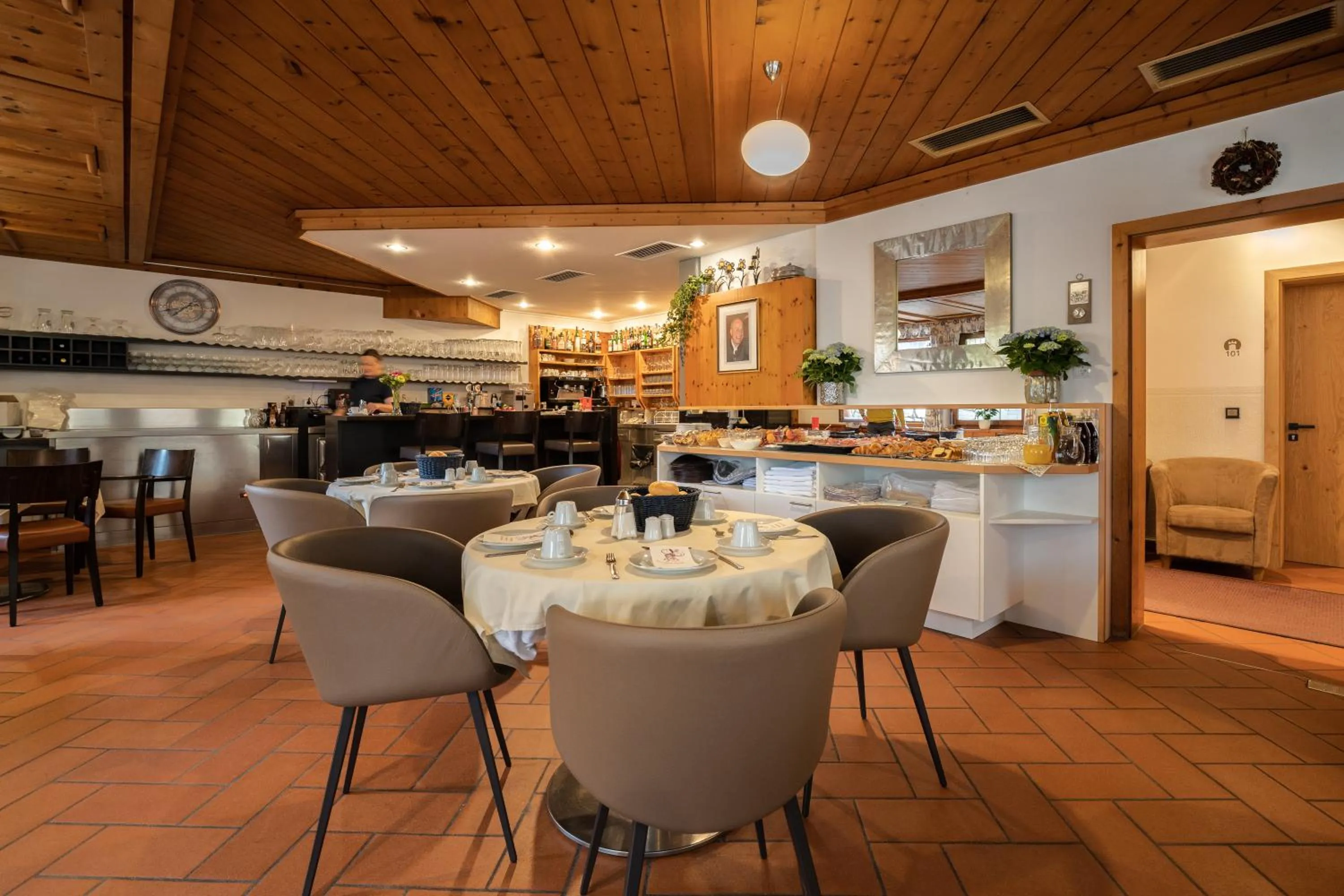 Restaurant/places to eat in Aparthotel Zum Schlössl