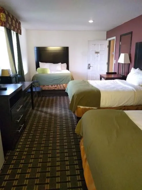 Photo of the whole room, Bed in Ranger Inn Alva