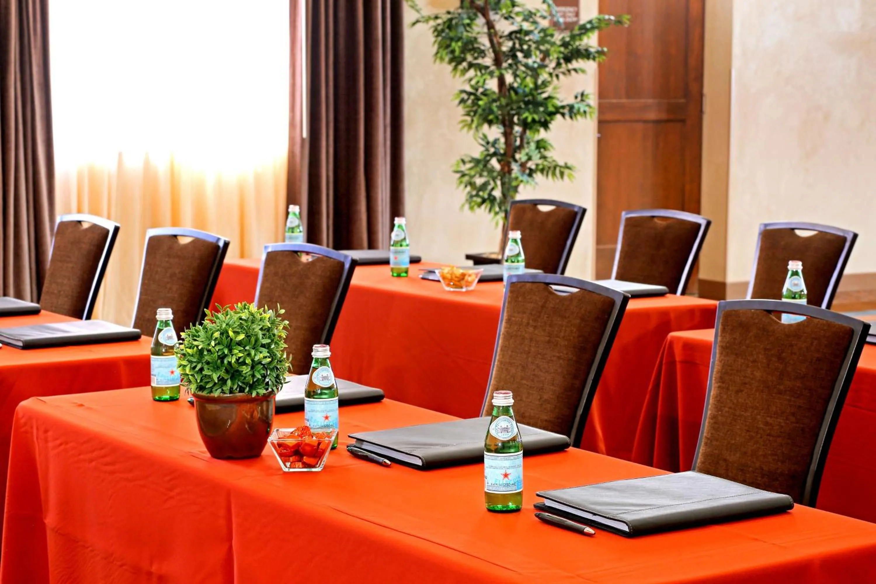 Meeting/conference room in Drury Plaza Hotel in Santa Fe