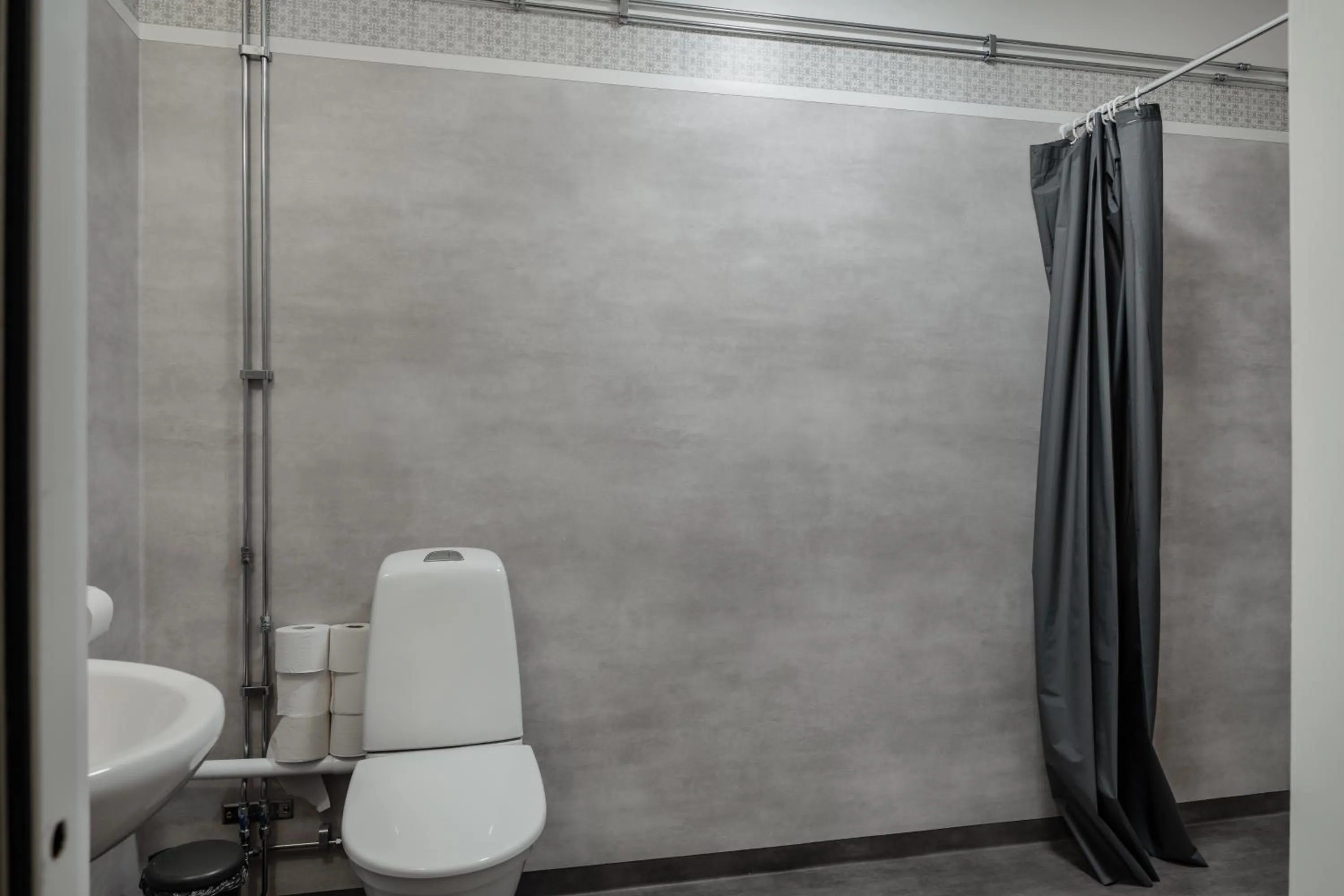 Shower in Saxvikens vandrarhem