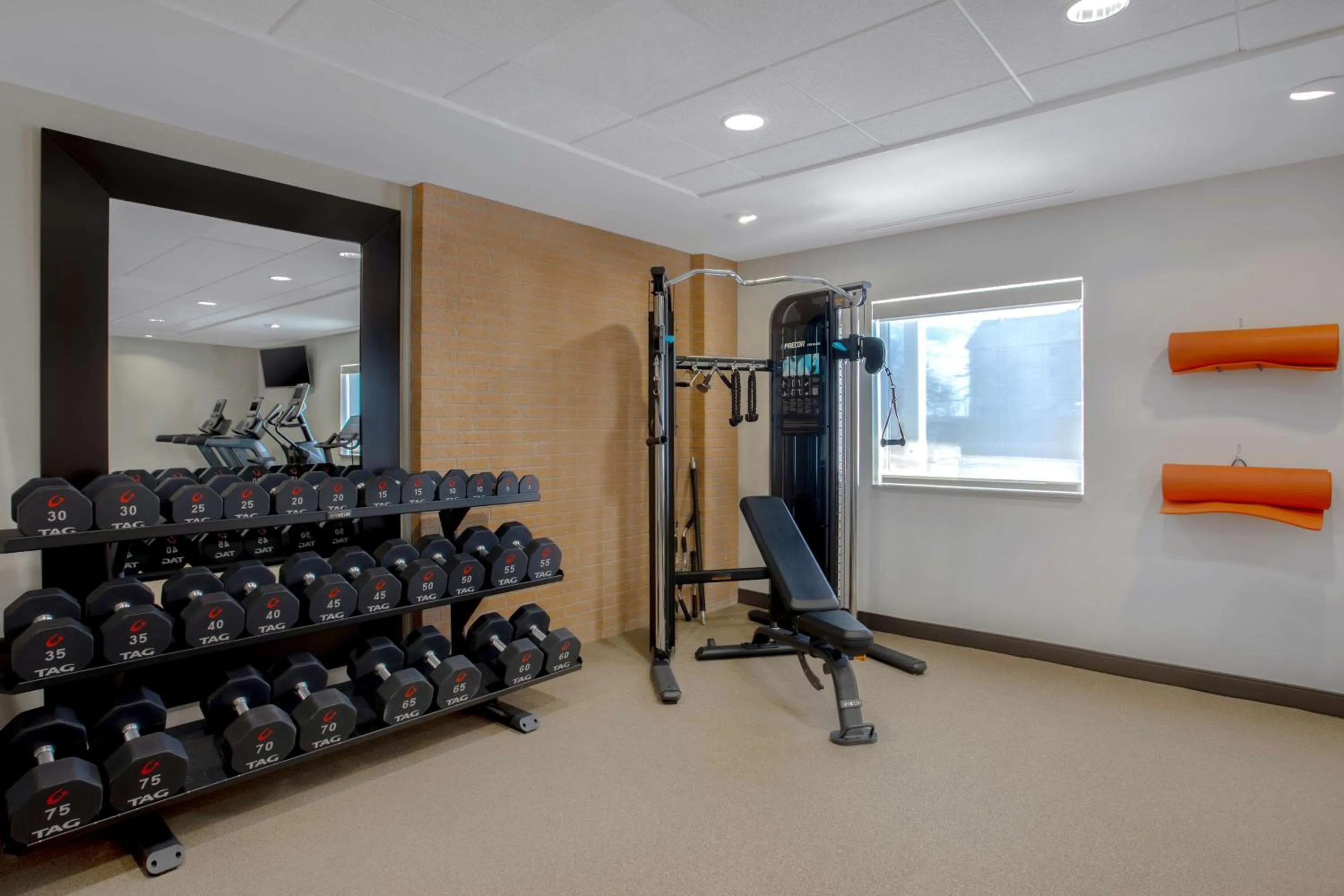 Fitness centre/facilities in Home2 Suites By Hilton Omaha West