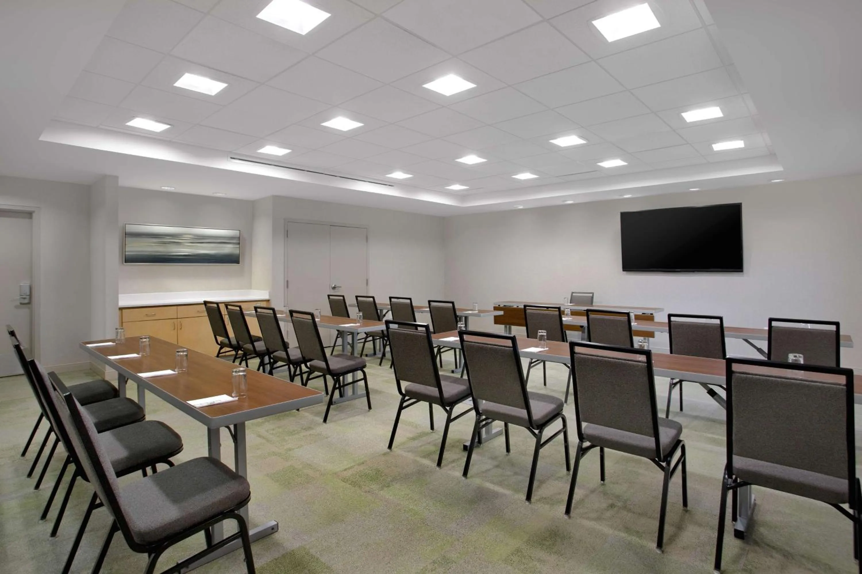 Meeting/conference room in Home2 Suites By Hilton Omaha West
