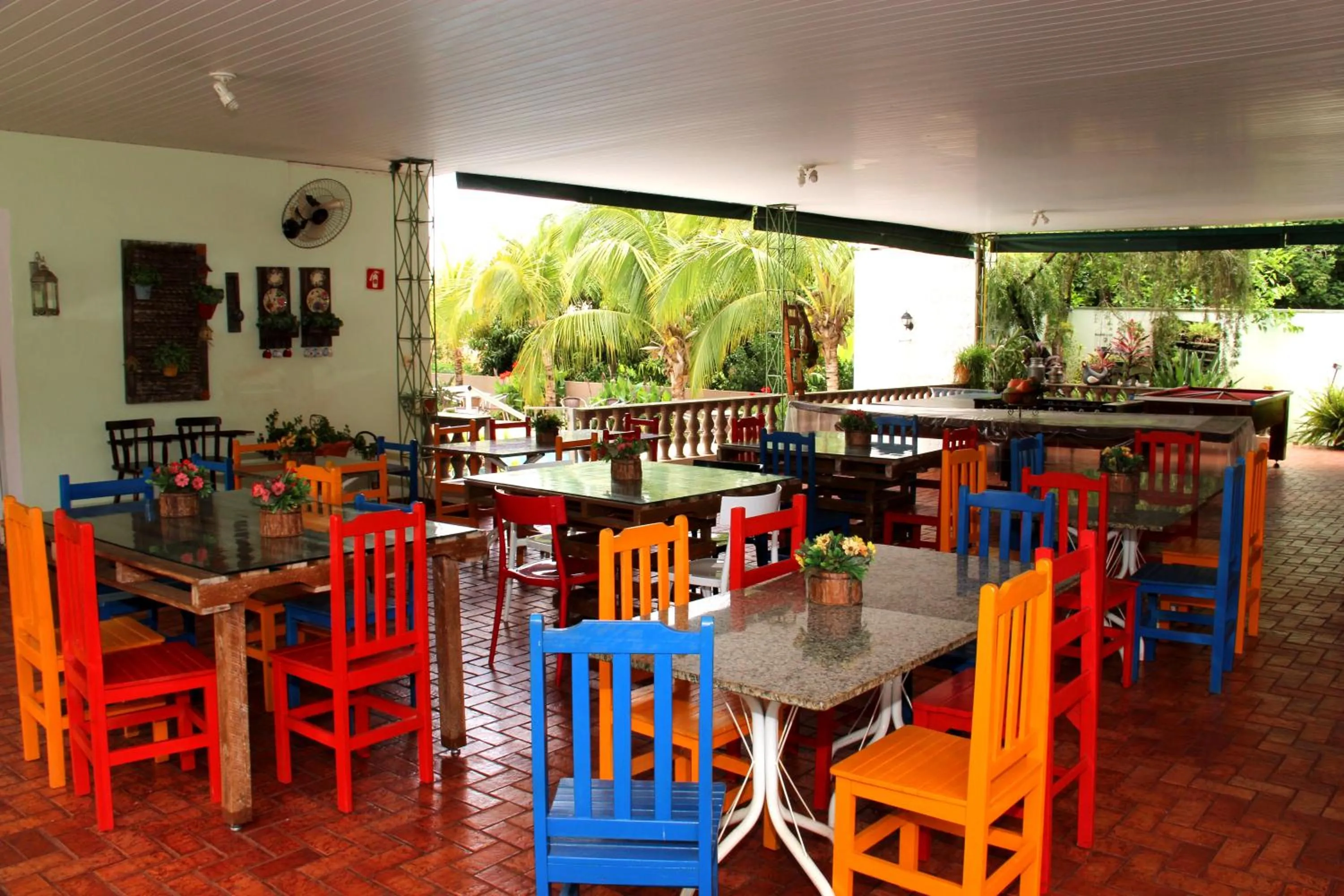 Restaurant/places to eat in Pousada Tia Nena