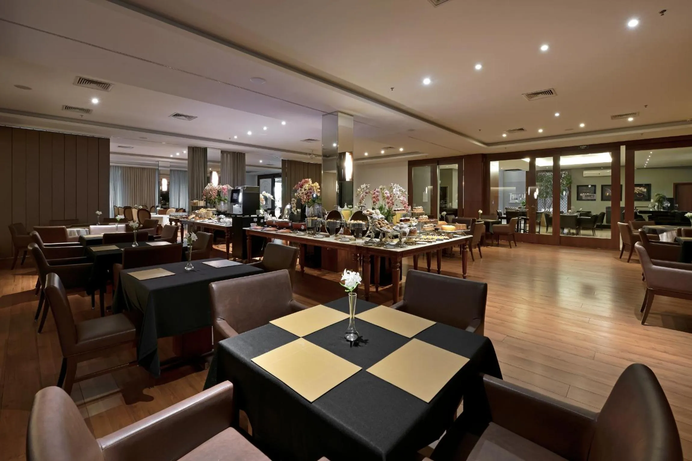 Restaurant/places to eat in Hotel Mont Blanc Premium