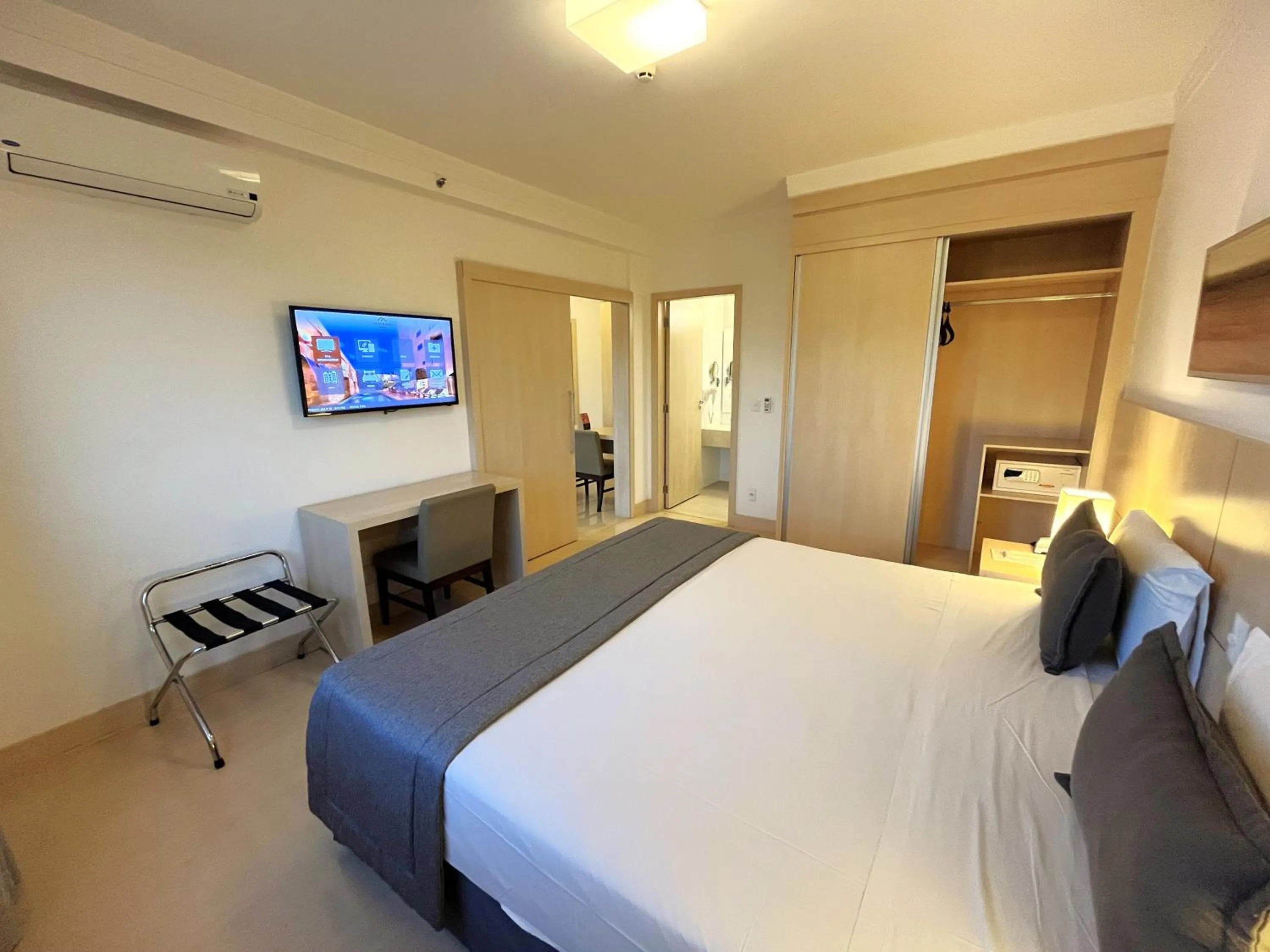 Bed in Hotel Mont Blanc Premium