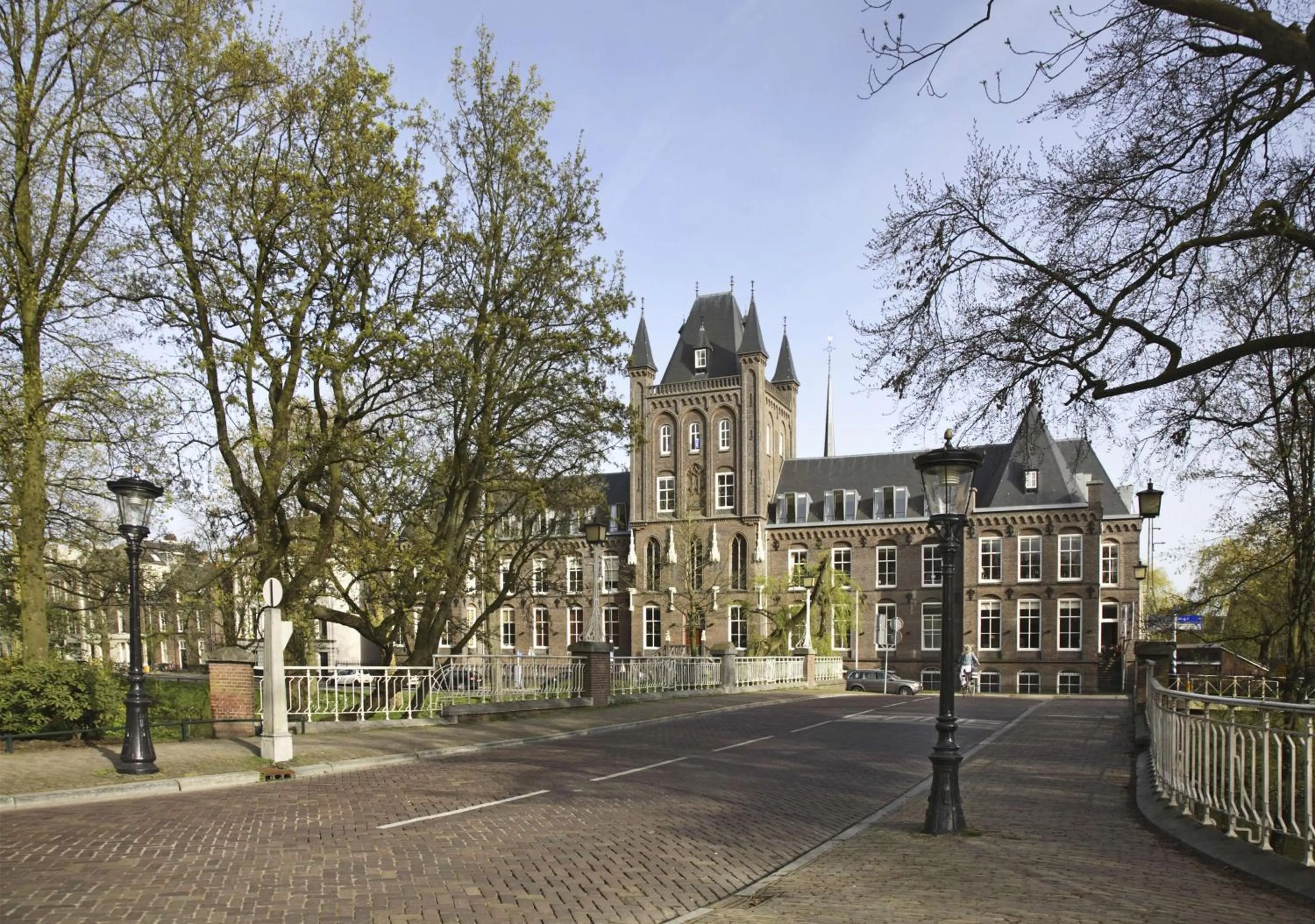 Property building in NH Centre Utrecht Hotel