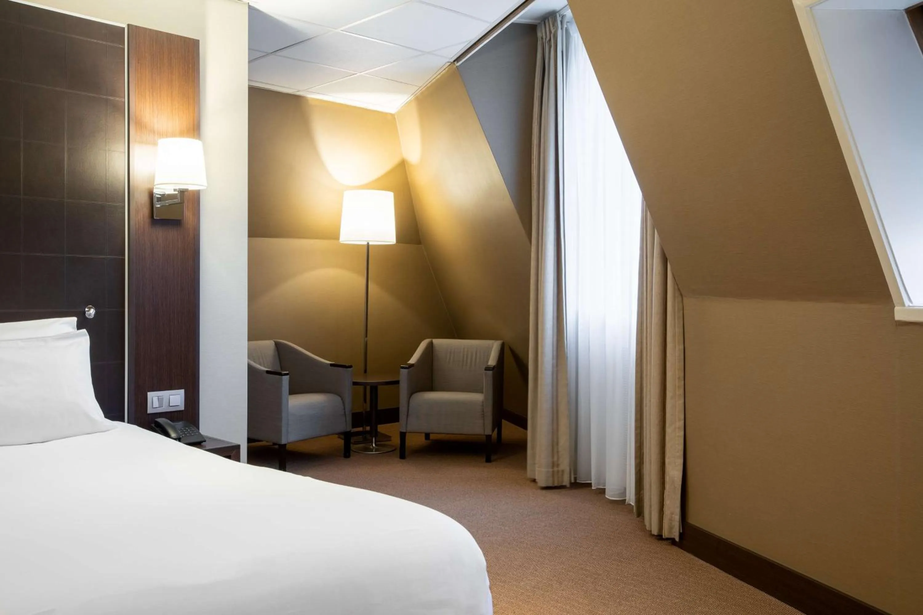 Bedroom, Bed in NH Centre Utrecht Hotel