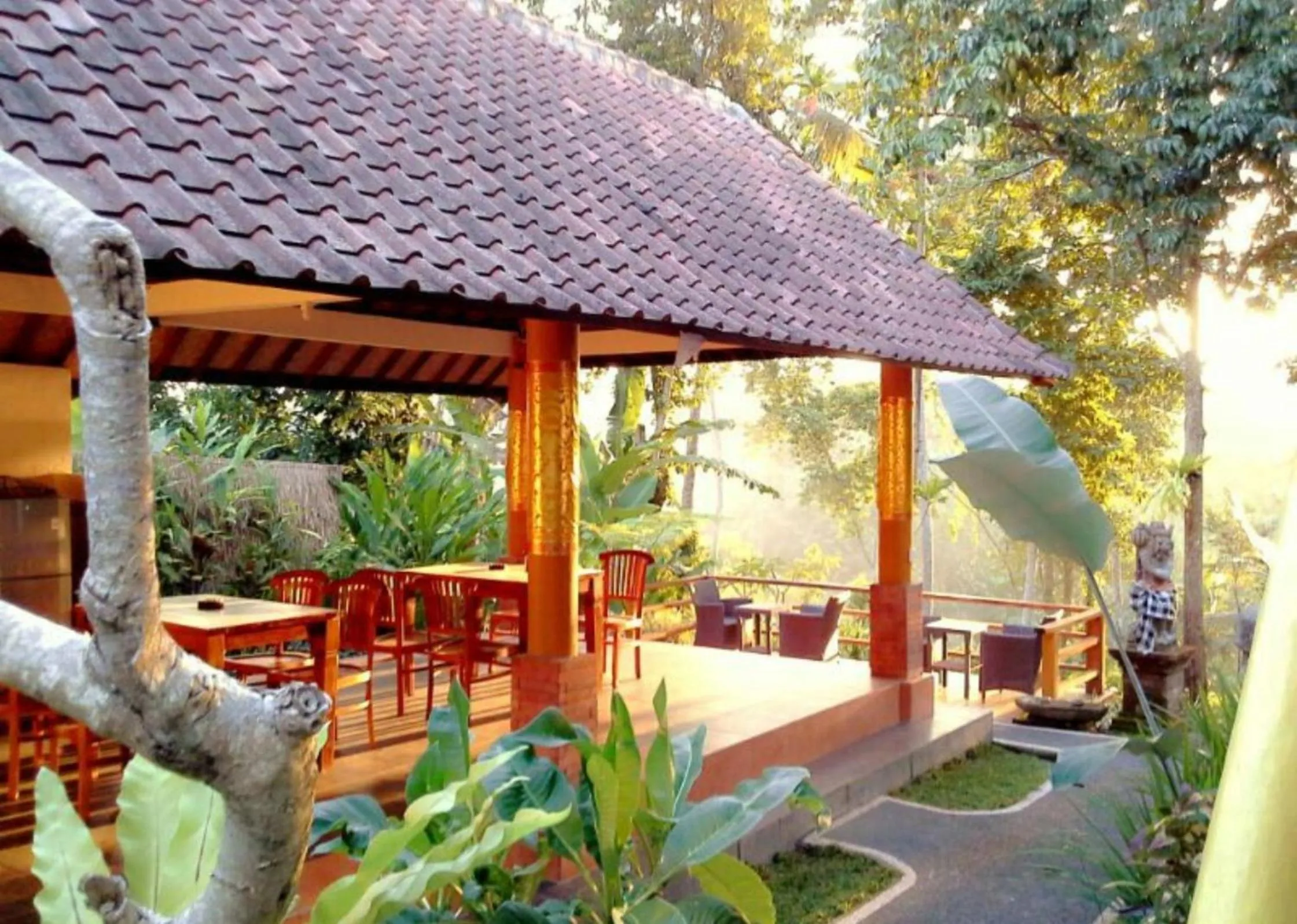 Restaurant/places to eat in Angsoka Bungalow