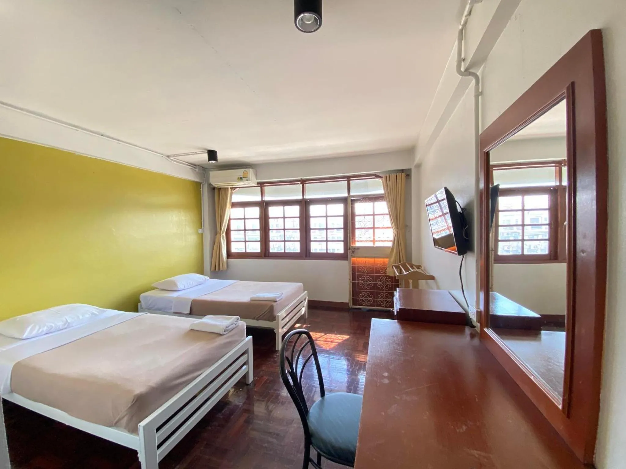 Shower, Bed in Citi Place Hotel ซิตี้ เพลส