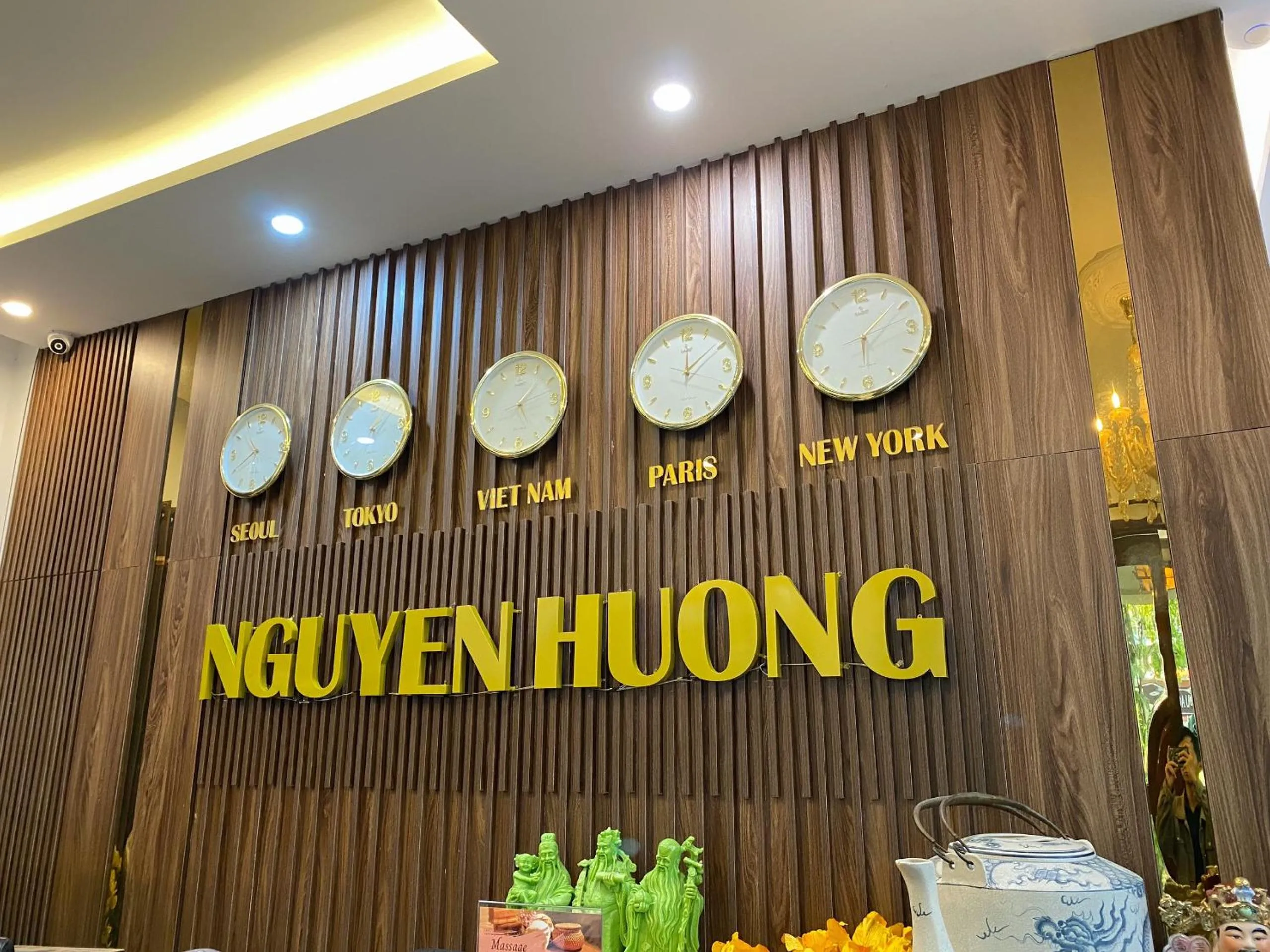 Property building in Nguyên Hương Hotel