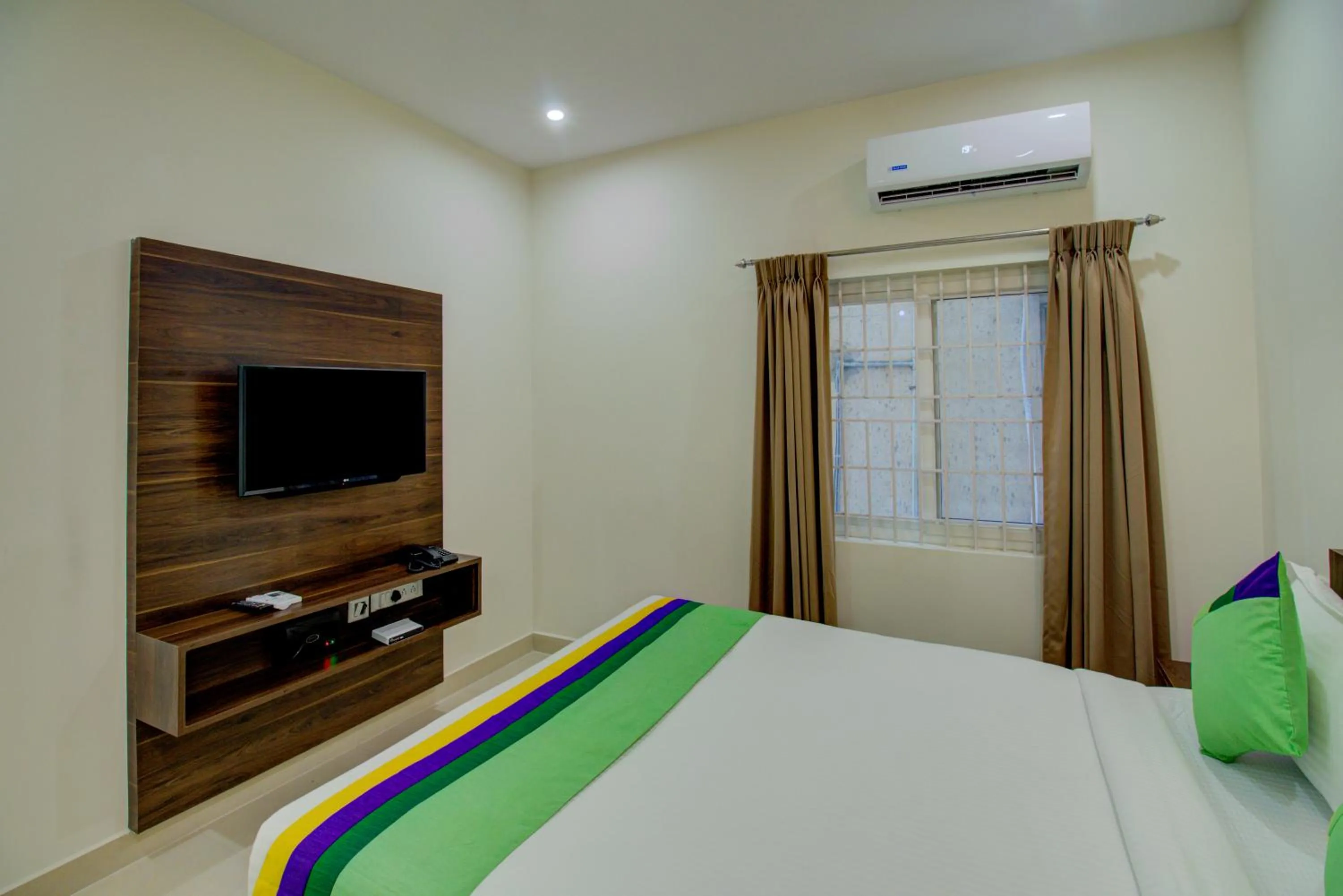 Bedroom, Bed in Treebo Fortune Stay Inn