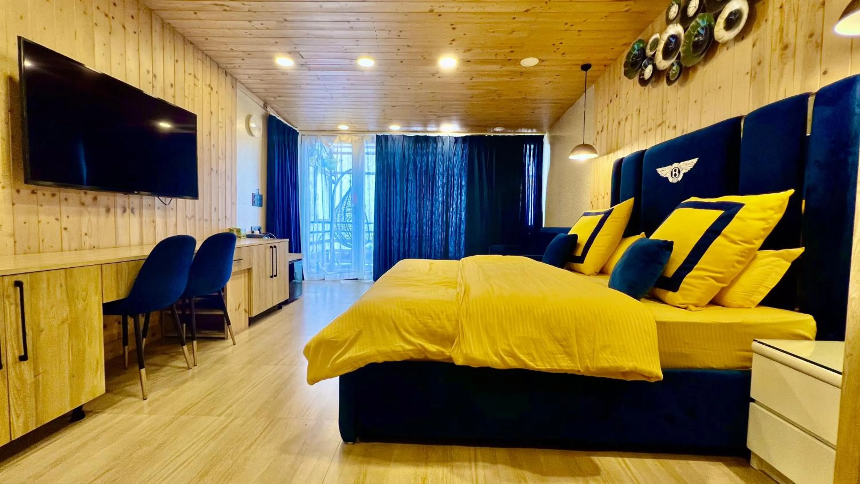 Bedroom, Bed in Clarence Cottage