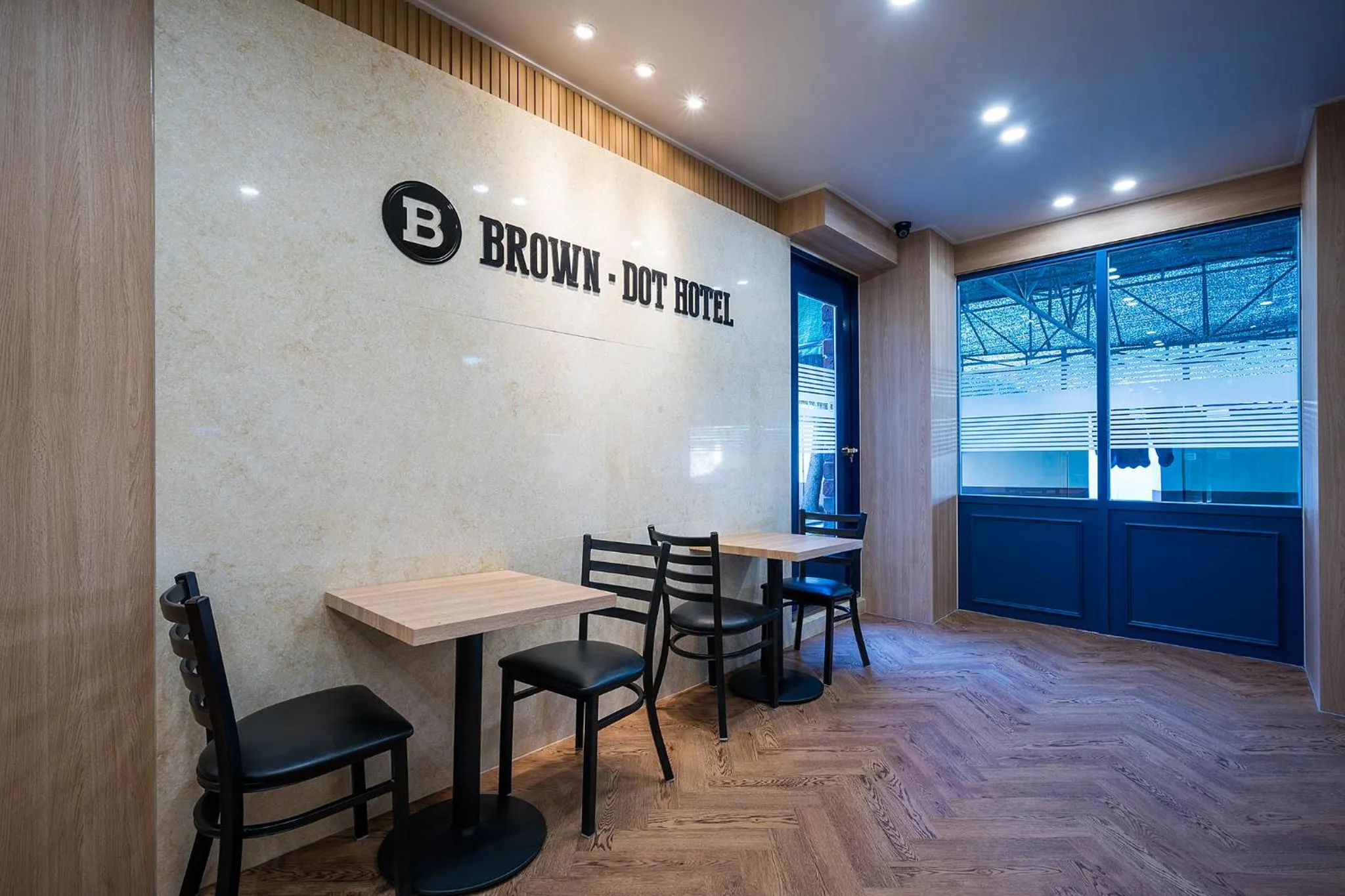 Brown Dot Hotel Angang