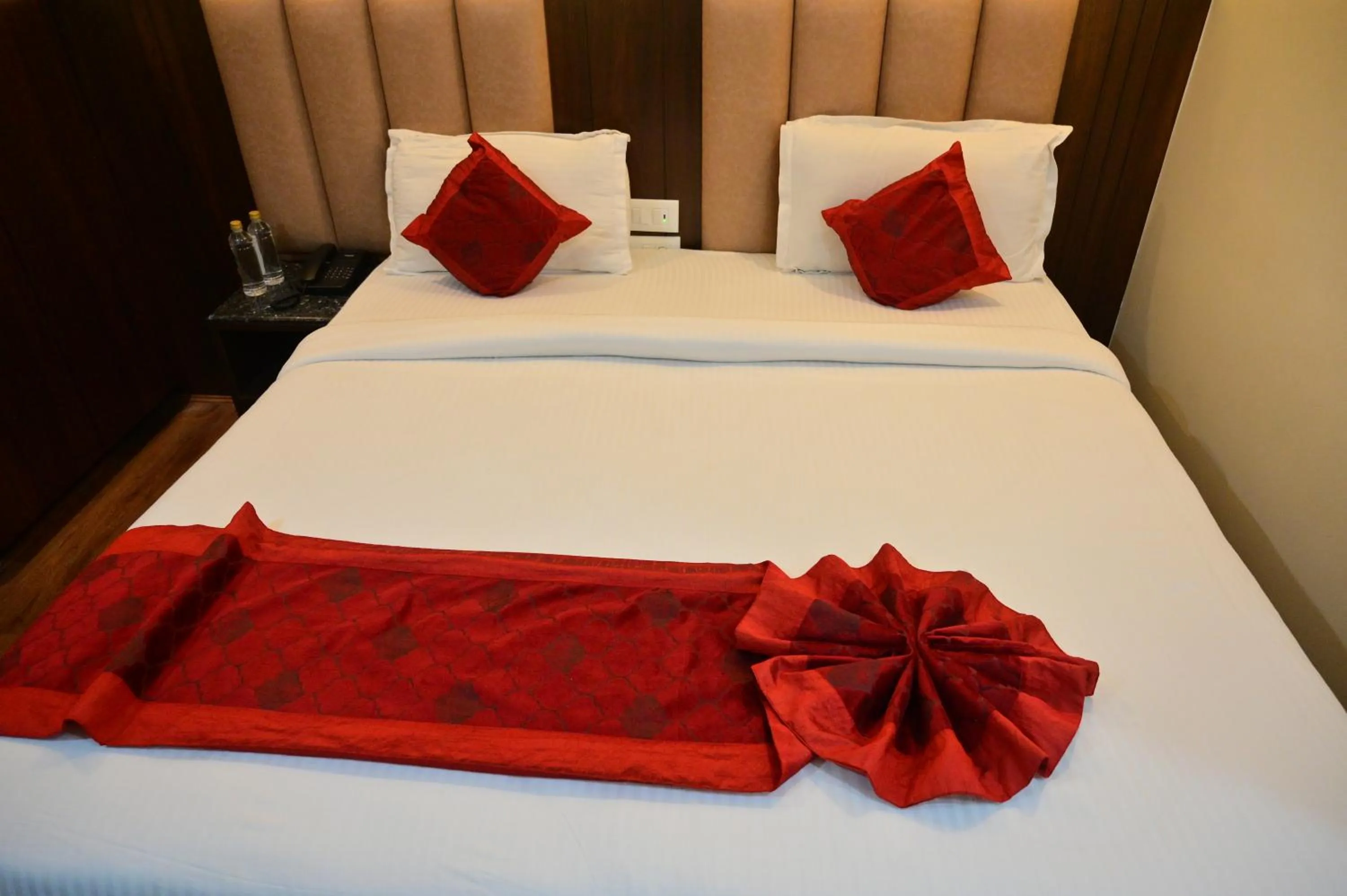 Bed in Hotel Golden Riviera