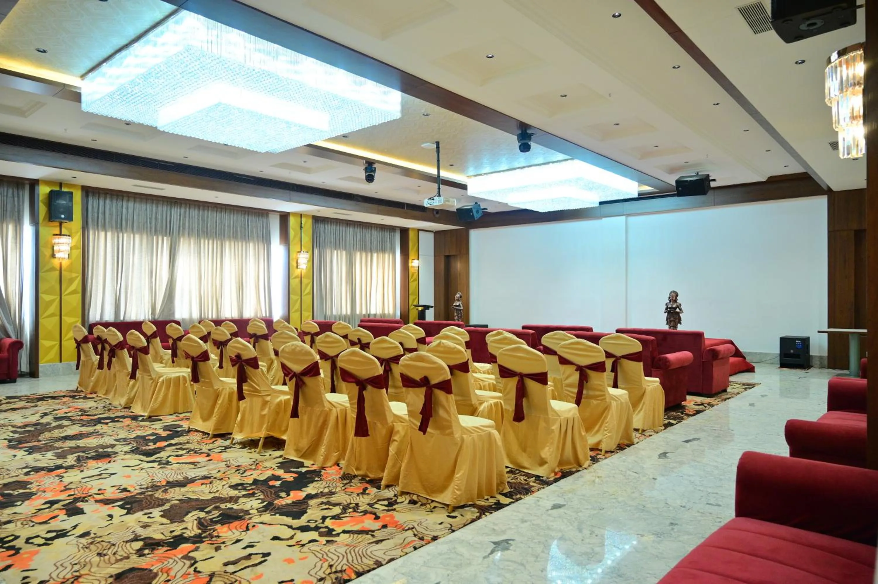 Banquet/Function facilities in Hotel Golden Riviera