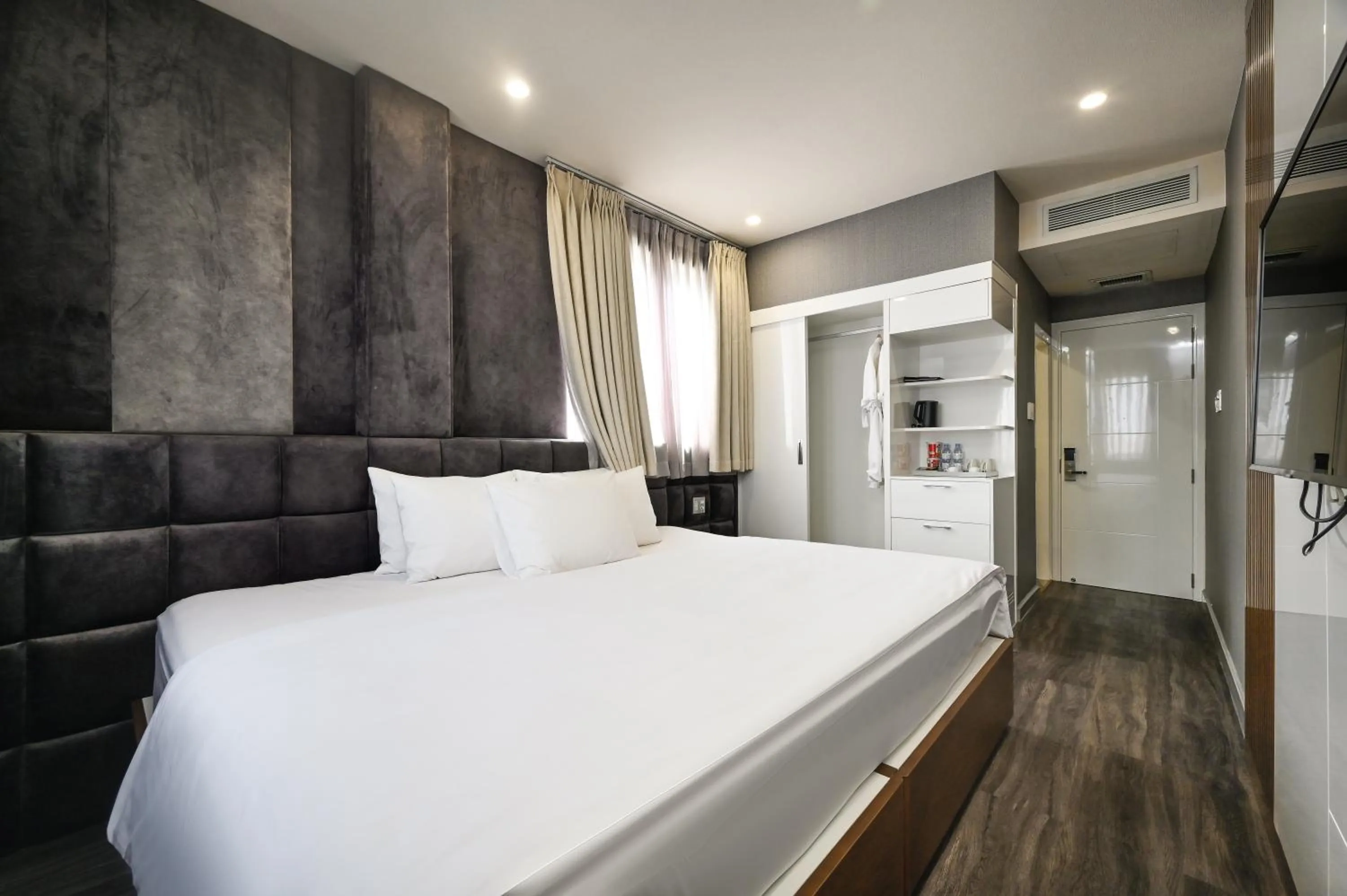 Bed in The Moon 2 Hotel