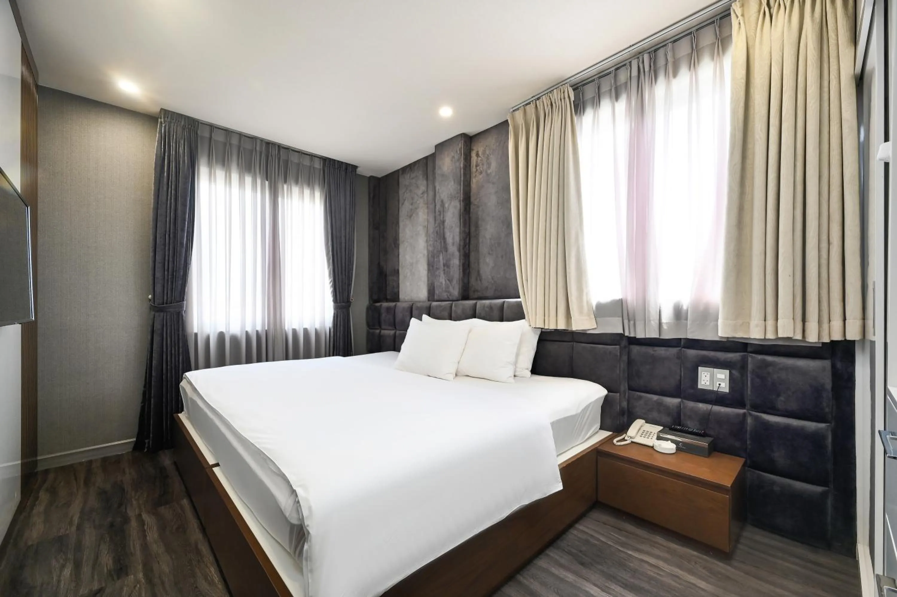 Bed in The Moon 2 Hotel