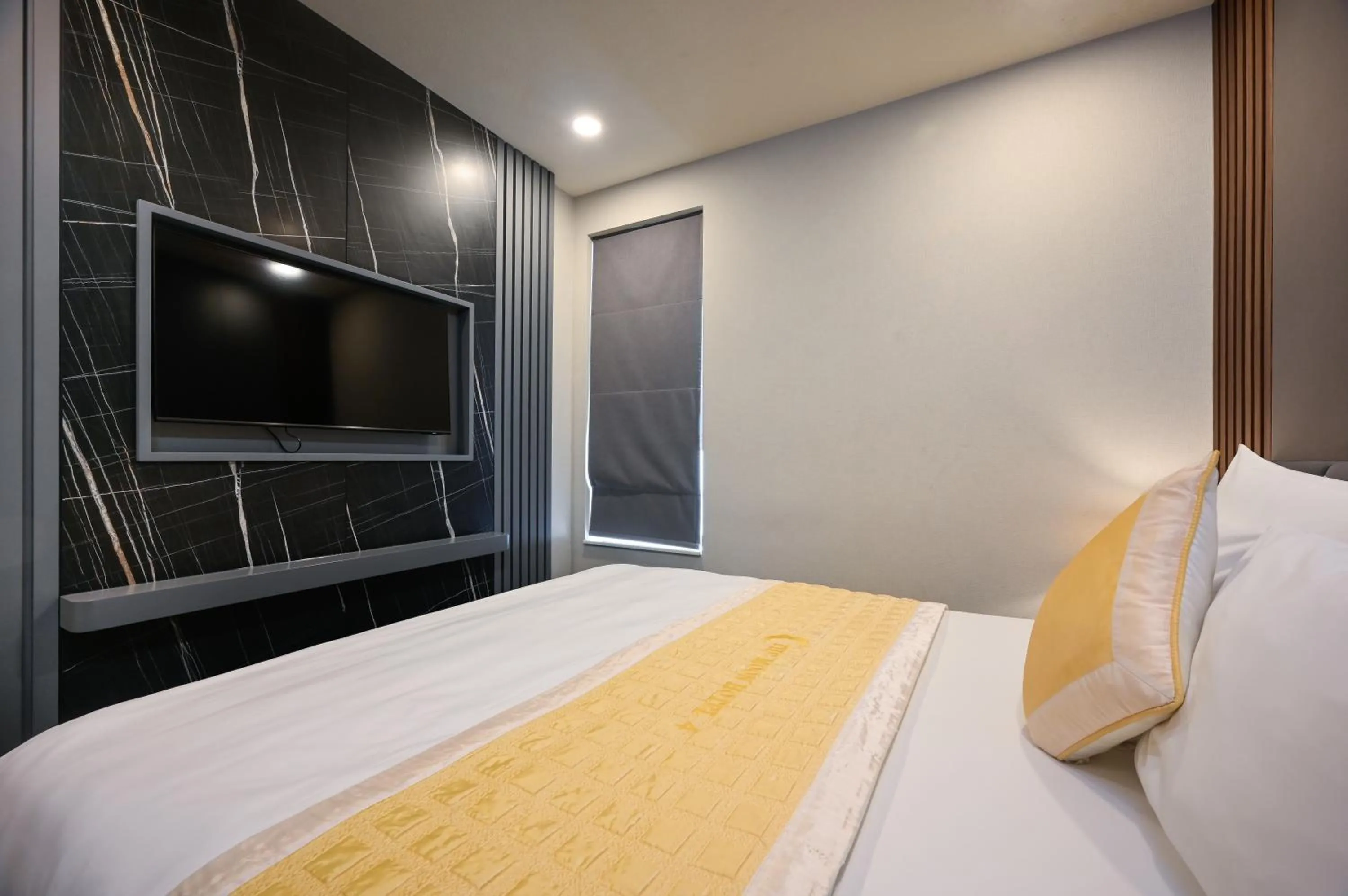 Bed in The Moon 2 Hotel