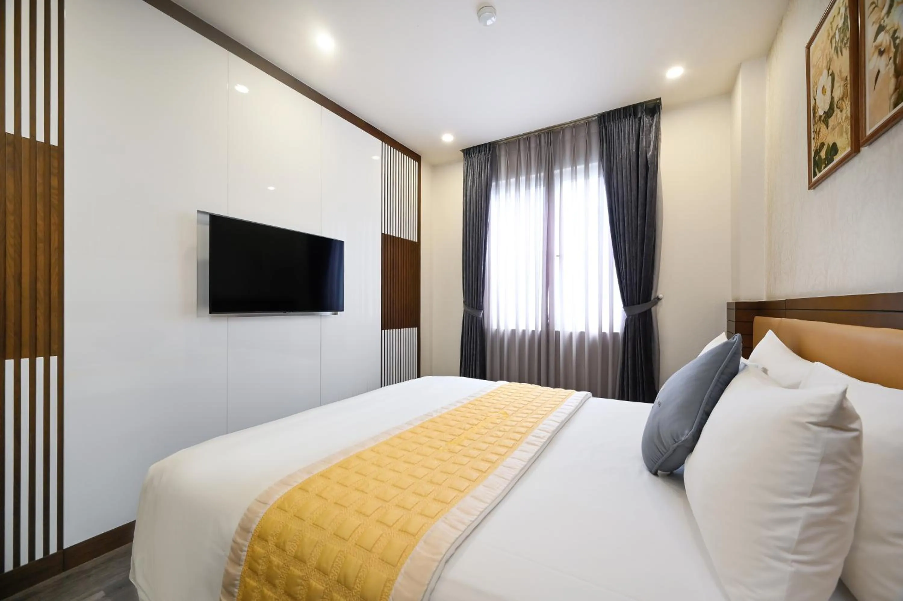 Bedroom, Bed in The Moon 2 Hotel