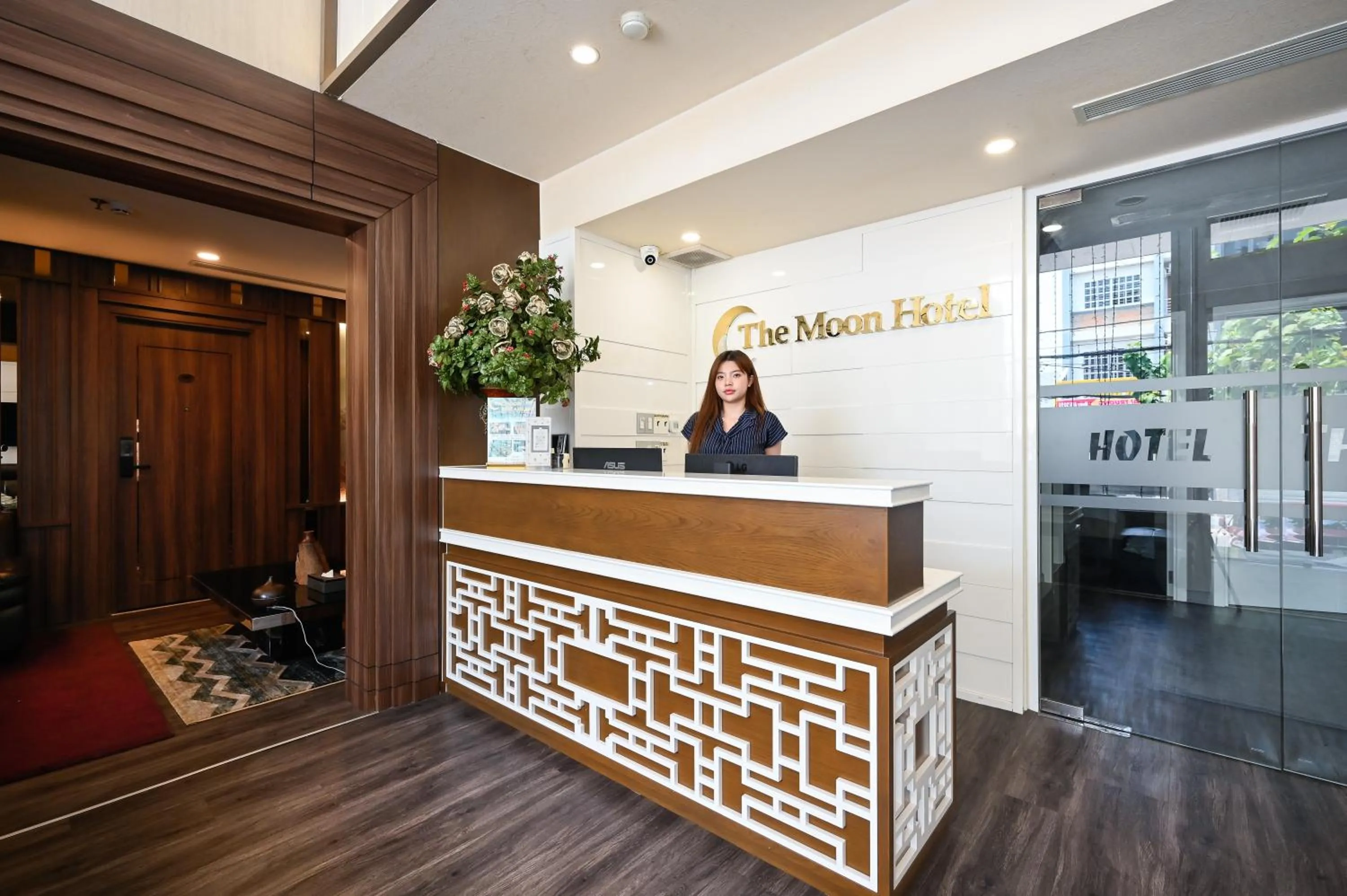 Lobby or reception in The Moon 2 Hotel
