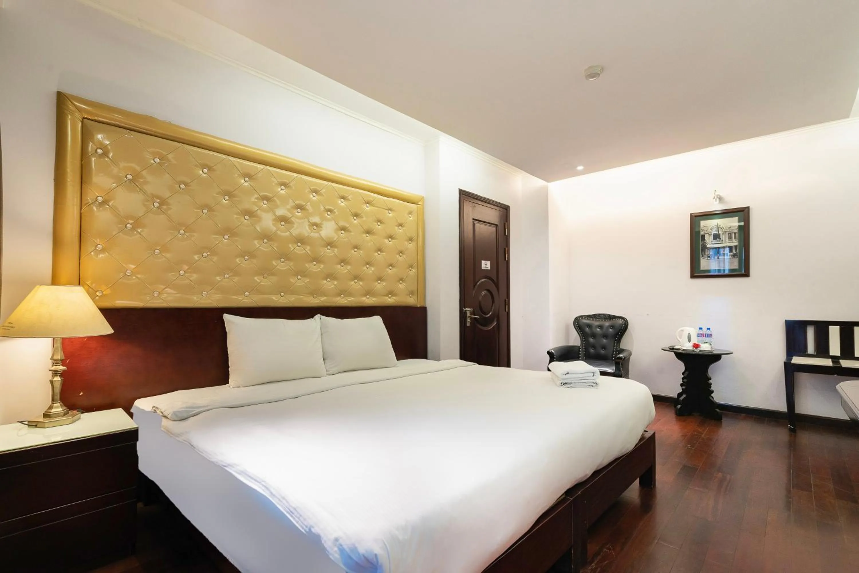 Bedroom, Bed in Ha Noi Memory Central Hotel And Spa